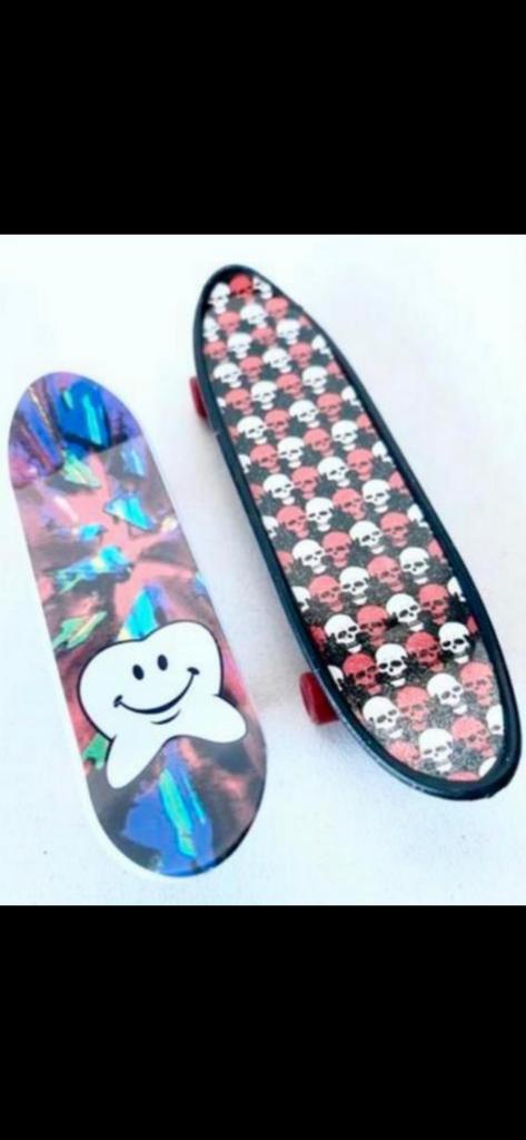 leuke & anti-stress set: 2 MINI- ‘VINGER-SKATEBOARDS’, Sport en Fitness, Skateboarden, Ophalen, Nieuw, Skateboard