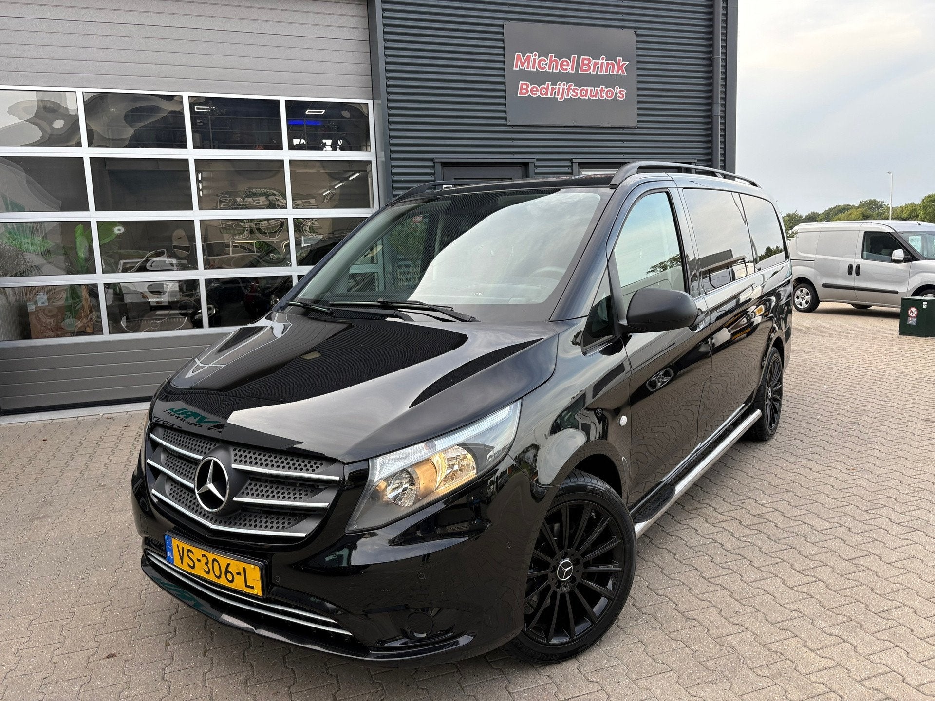 Mercedes-Benz Vito 114 CDI Lang Dubbele Cabine Automaat, Auto's, Automaat, Gebruikt, Zwart, 4 cilinders