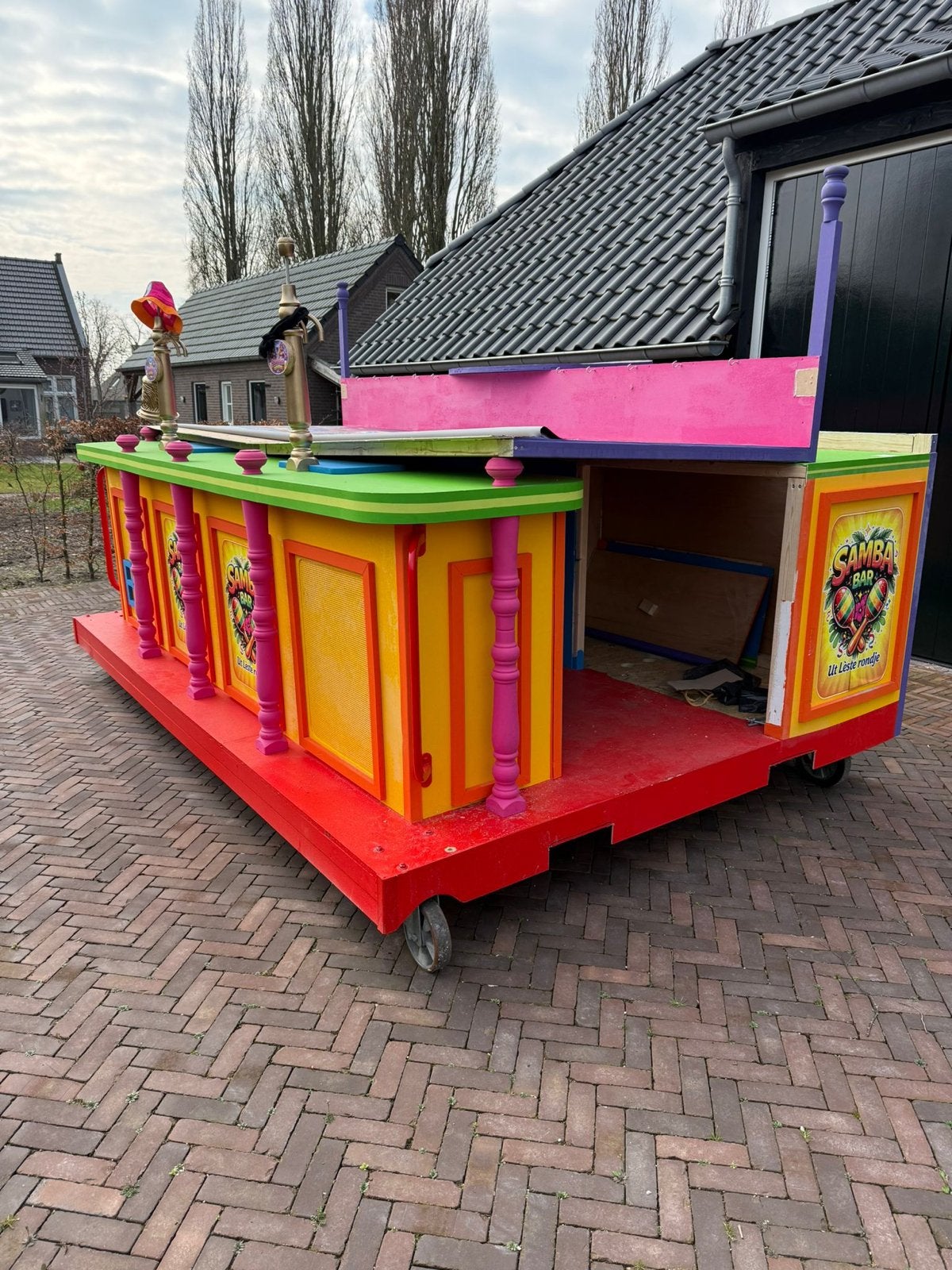 Carnavalswagen 'Samba Bar': Unieke feestattractie!, Ophalen, Gebruikt, Feestartikel, Carnaval