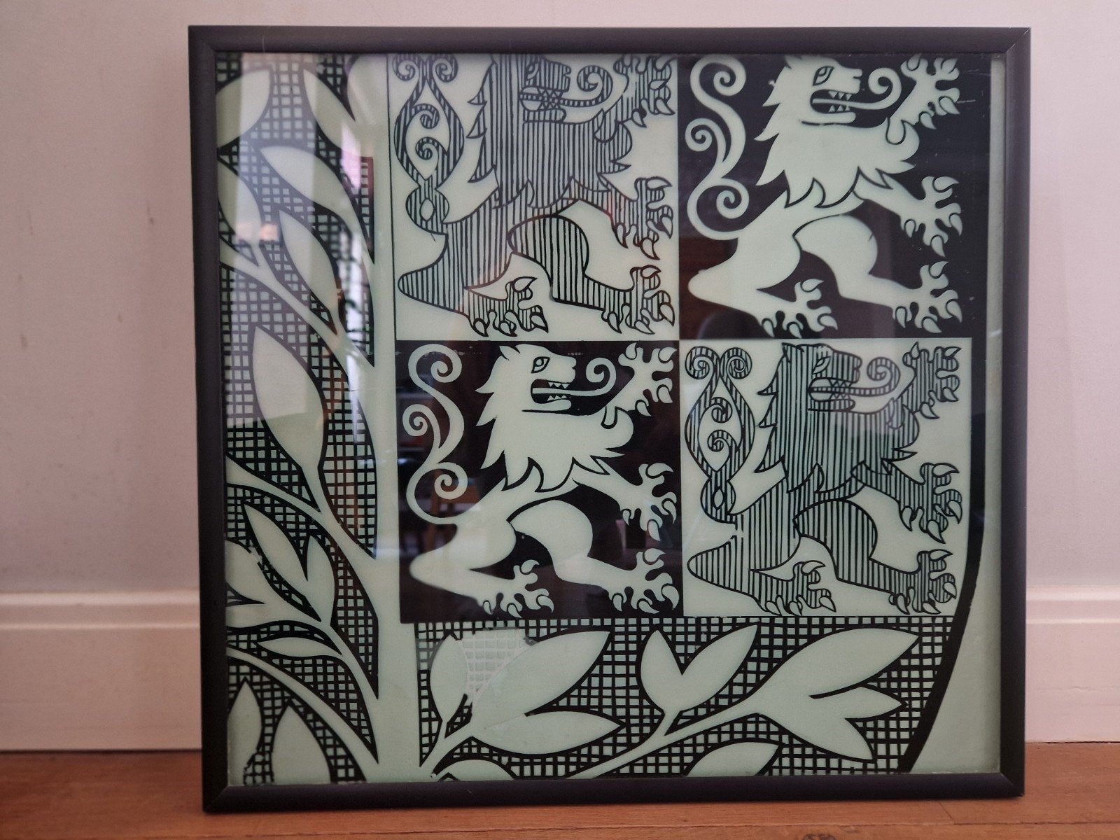 2 glasplaten met heraldische leeuw, Ophalen