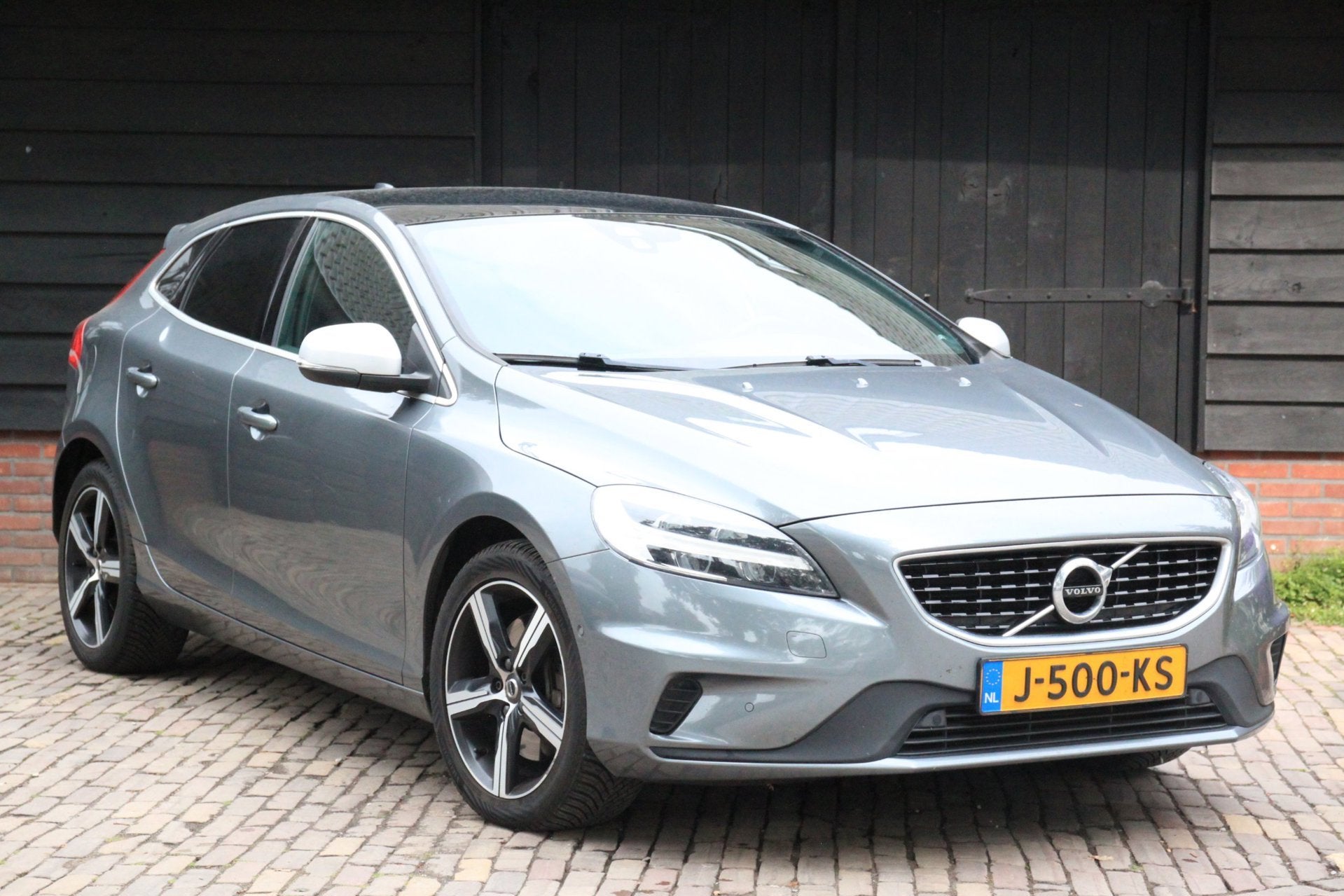 Volvo V40 1.5 T3 Sport R Design/Panorama/Camera/Parkeersenso, Auto's, Volvo, 4 cilinders, 700 kg, Origineel Nederlands, 152 pk