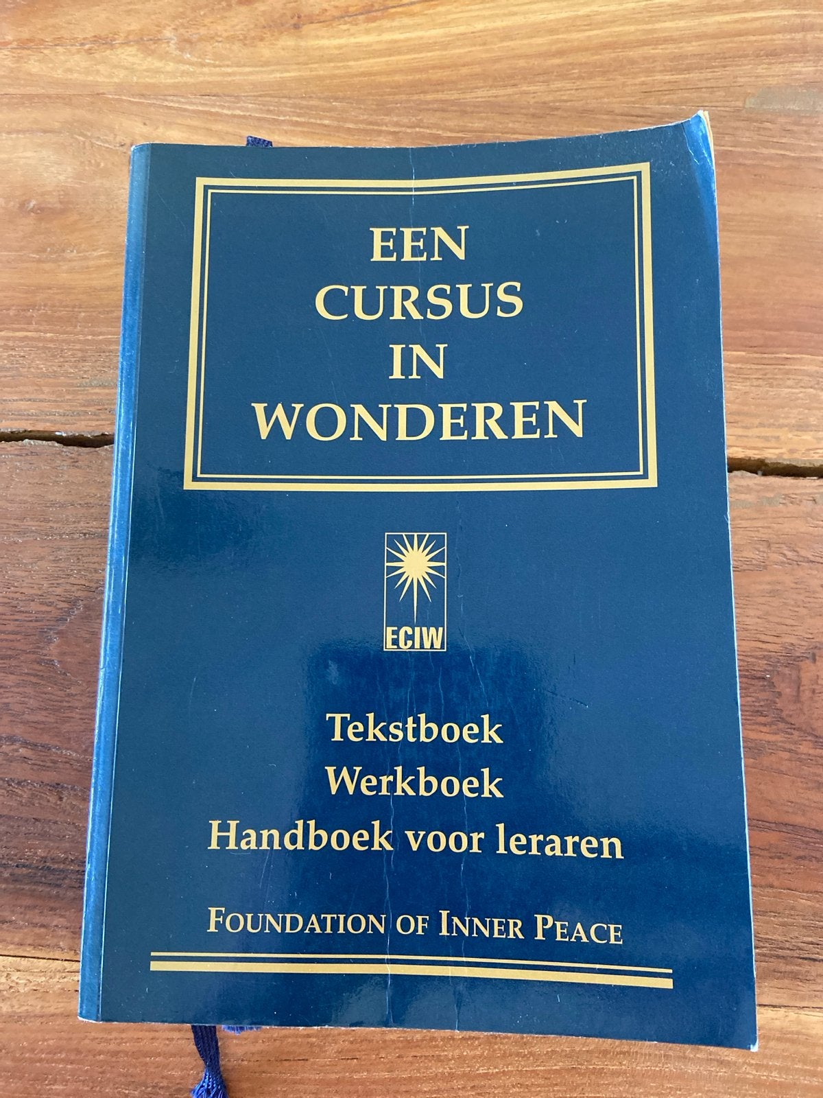 Een Cursus in Wonderen - Tekstboek, Werkboek, Handboek, Ophalen of Verzenden, Zo goed als nieuw, Spiritualiteit algemeen, Achtergrond en Informatie