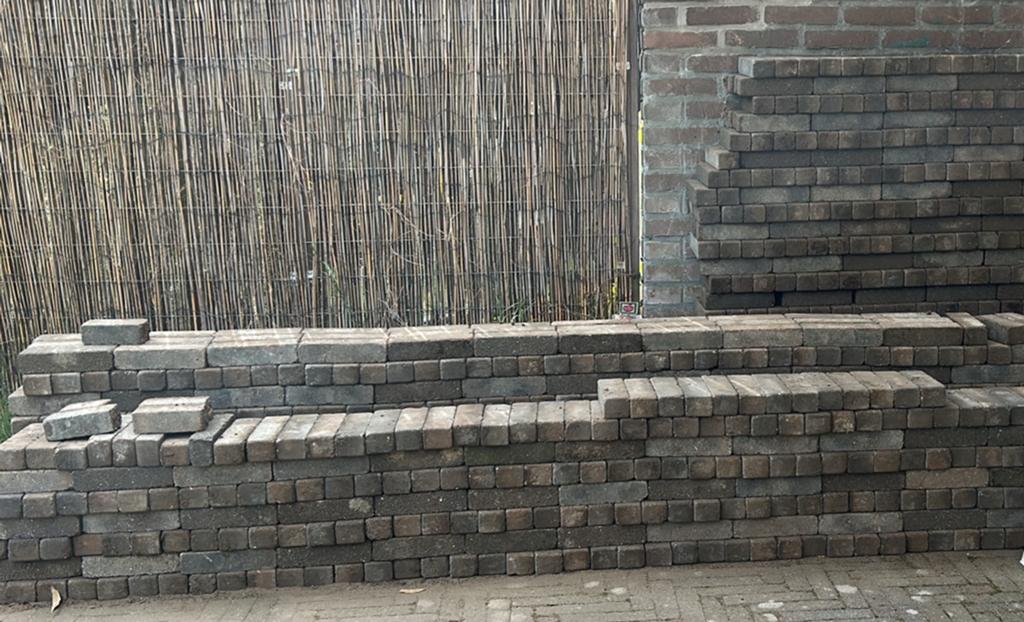 GRATIS stenen / waaltjes af te halen, Ophalen, Gebruikt, Beton, Klinkers