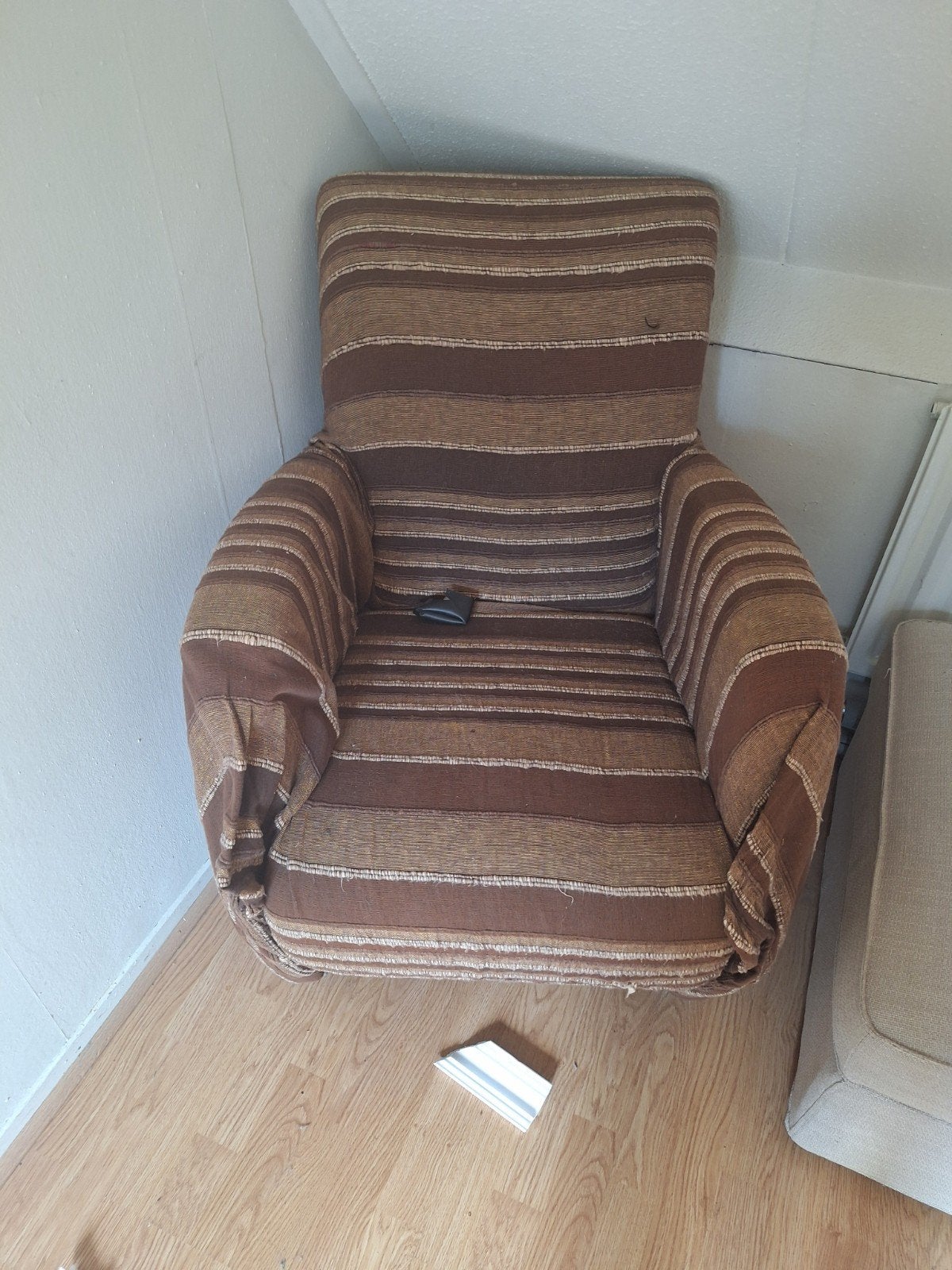 Comfortabele fauteuil met streepdessin, Ophalen, Gebruikt, 75 tot 100 cm, Klassiek, Tijdloos