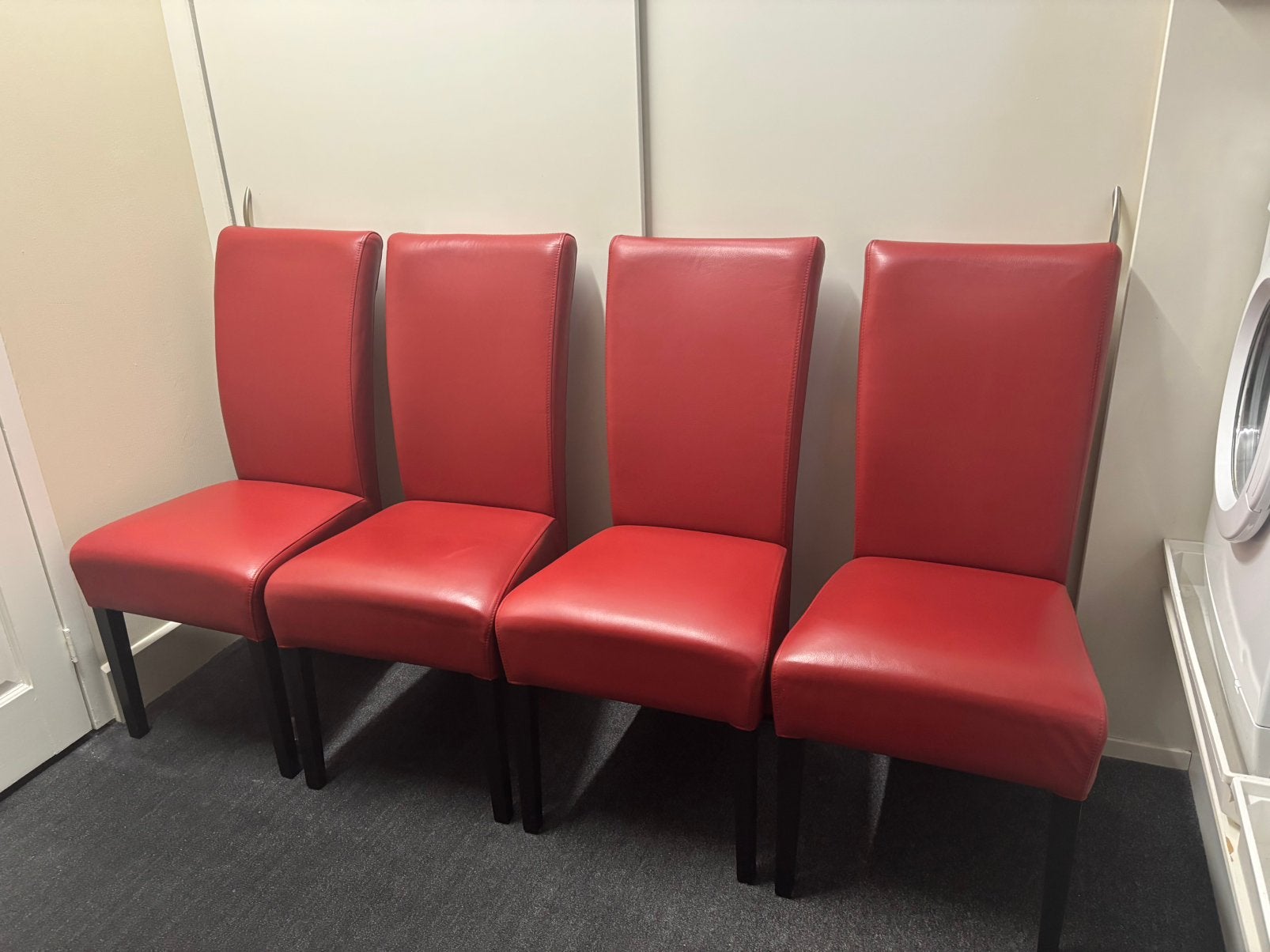 Leren eetkamerstoelen rood, 4 stuks, Huis en Inrichting, Stoelen, Ophalen, Zo goed als nieuw