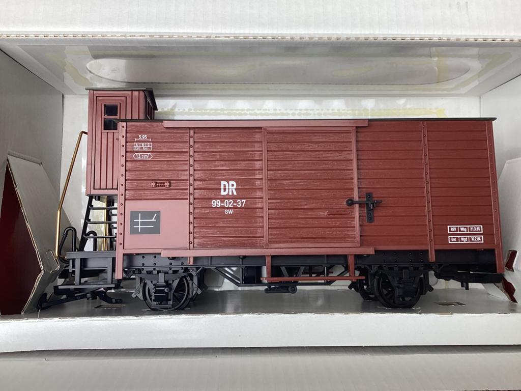LGB 46265 DR gesloten goederenwagen met remmershuis NIEUW OV, Gelijkstroom, Ophalen of Verzenden, LGB, Nieuw