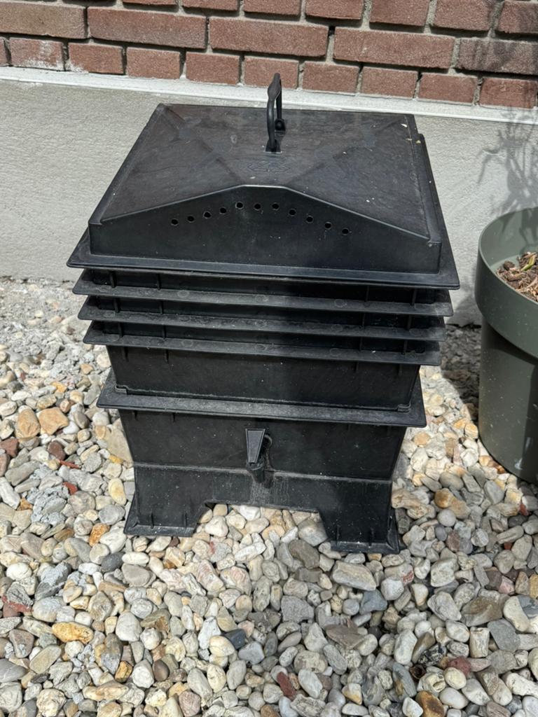 Wormenhotel / Wormenbak voor compost, Tuin en Terras, Overige Tuin en Terras, Ophalen
