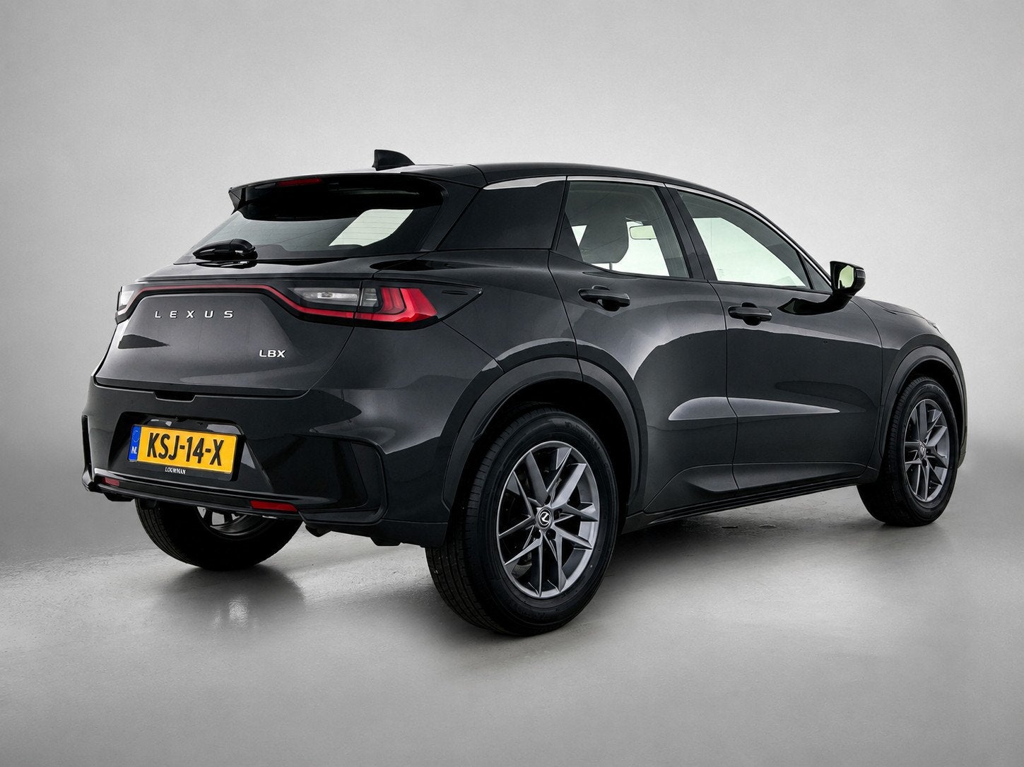 Lexus LBX 1.5 2WD | Comfort & Safety Pack | Demo | Direct Le, Auto's, 12 maanden, Zwart, Bedrijf, 650 kg