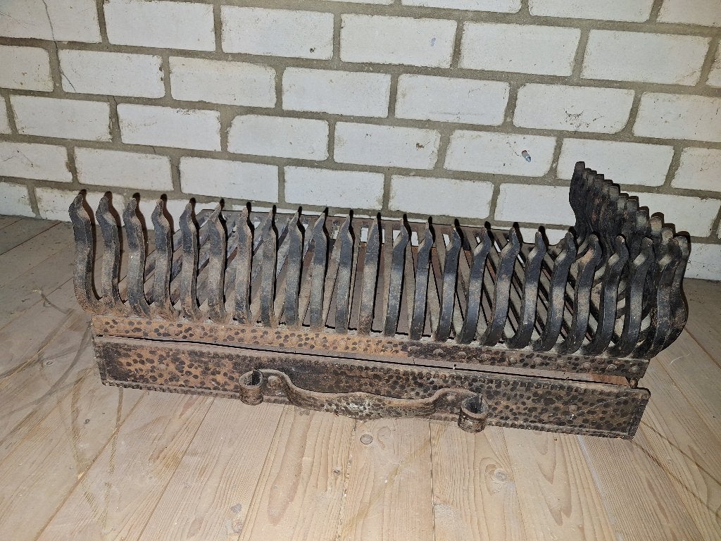 zwaar gietijzeren haardrooster met geïntegreerde aslade, Ophalen of Verzenden, Gebruikt, Vrijstaande haard, Houthaard