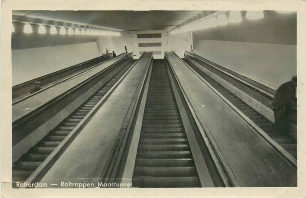 379-183-033 Rotterdam Roltrappen Maastunnel, Verzamelen, Verzenden, Voor 1920, Zuid-Holland