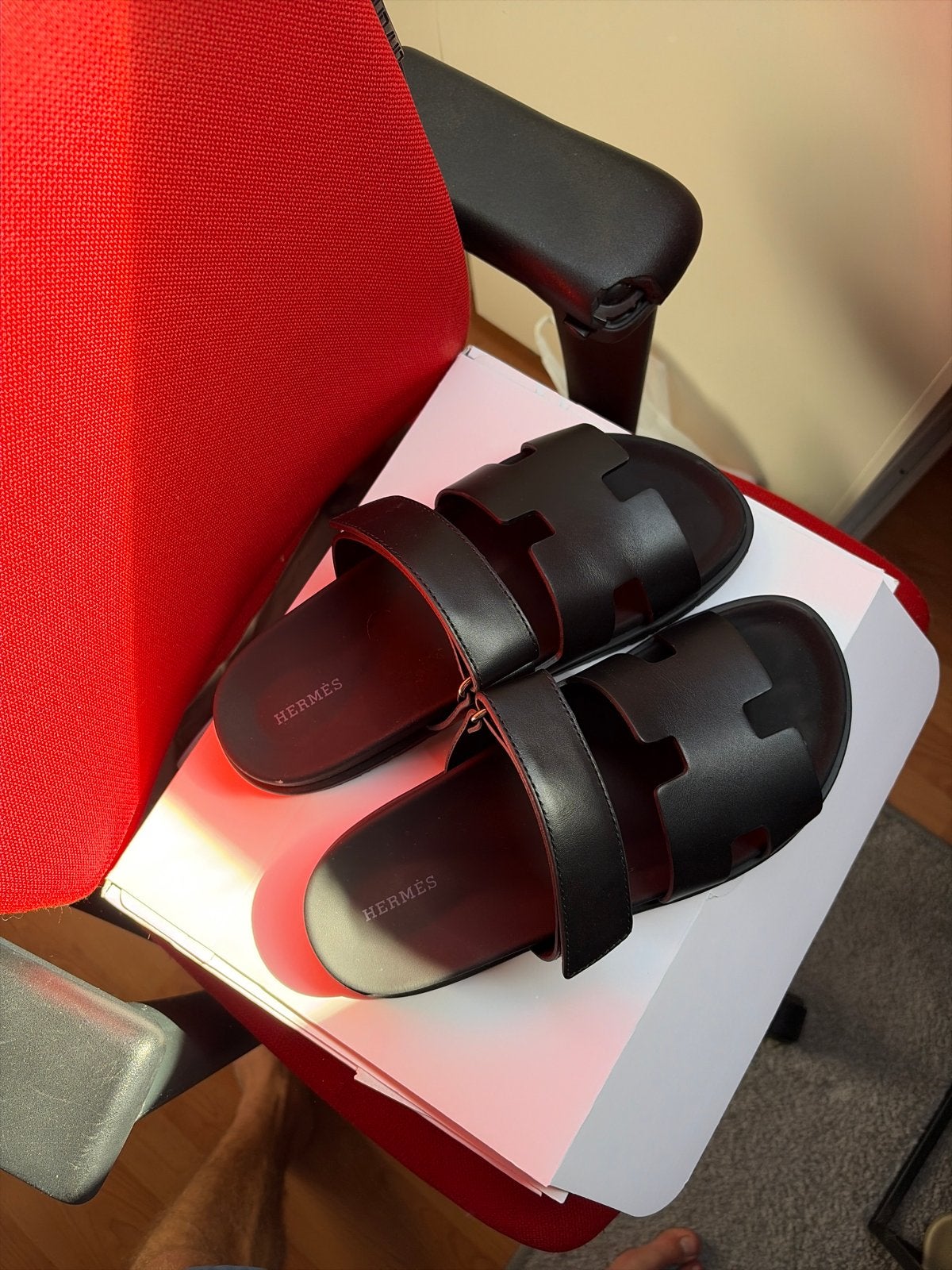 Hermès chypre 41 slippers, Ophalen of Verzenden, Zo goed als nieuw, Zwart, Slippers