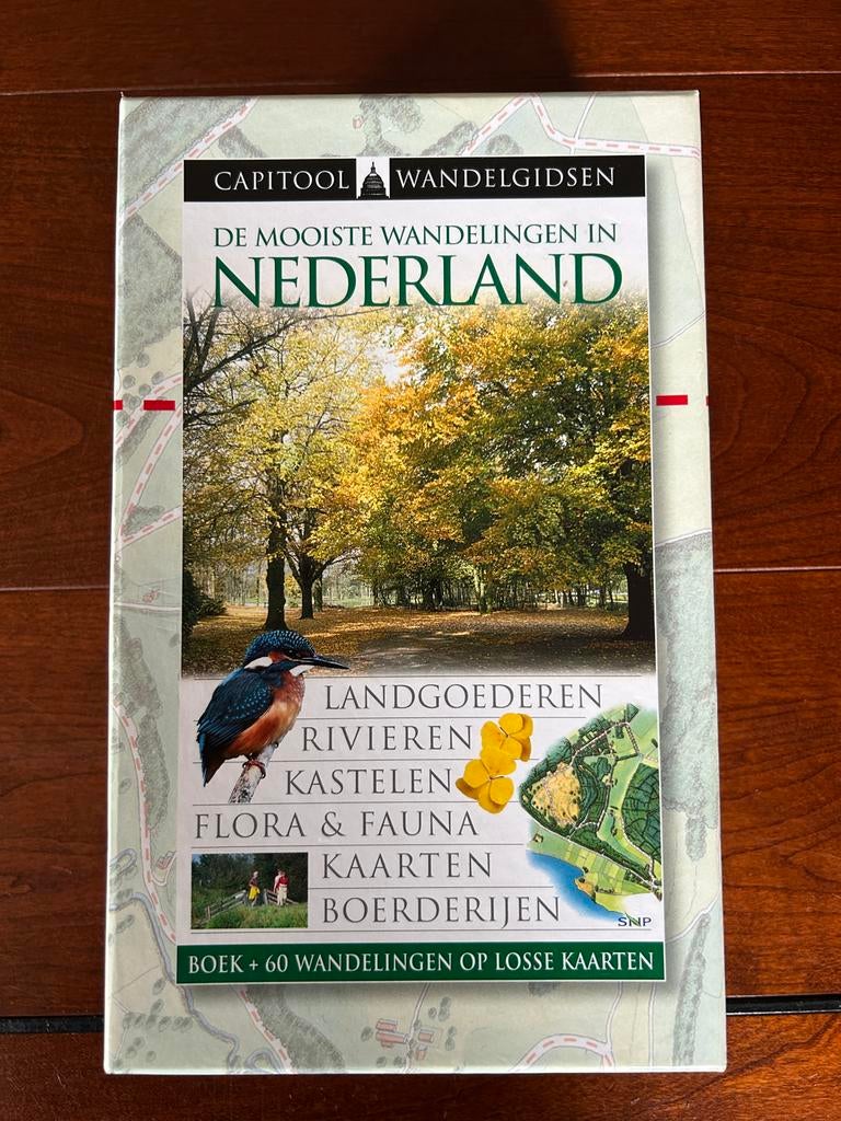 Capitool Wandelgidsen: De mooiste wandelingen in Nederland, Boeken, Capitool, Fiets- of Wandelgids, Ophalen of Verzenden, Zo goed als nieuw