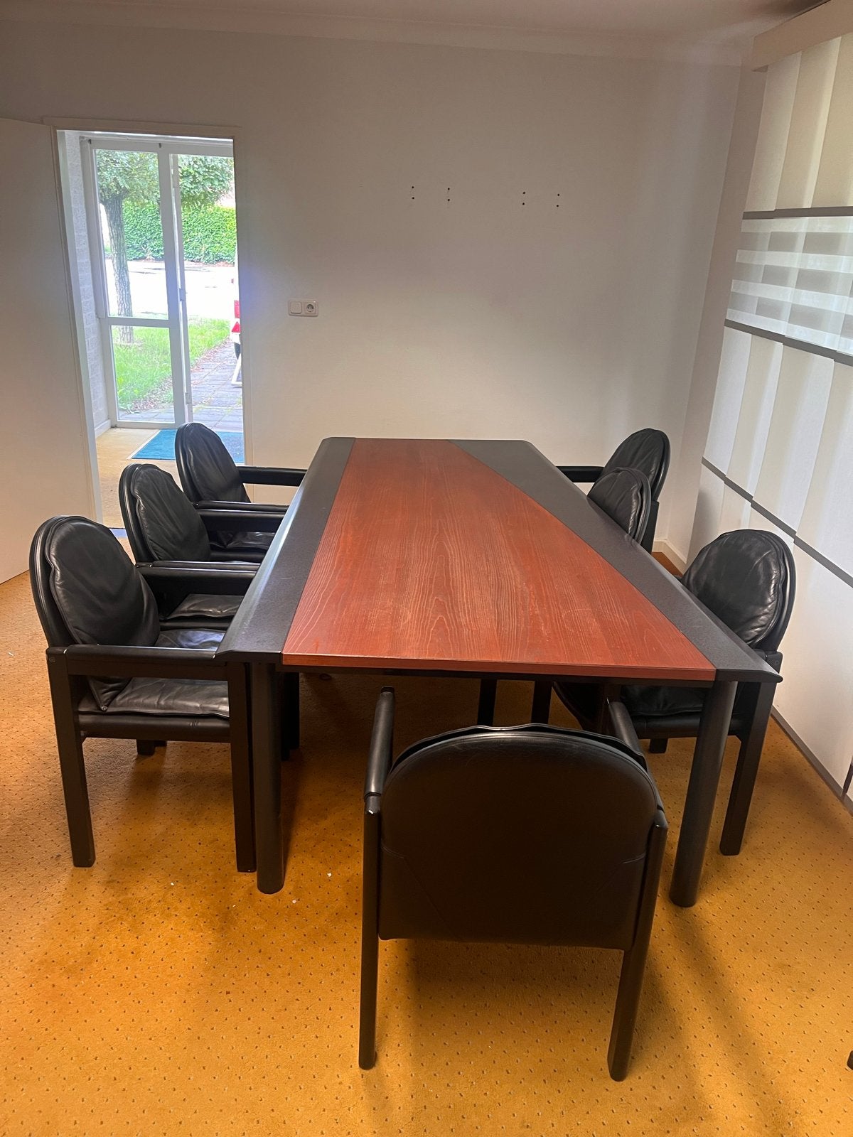 Kantoor tafel met 7 leren stoelen, Vergader- of Presentatieruimte, Ophalen, Gebruikt, Tafel