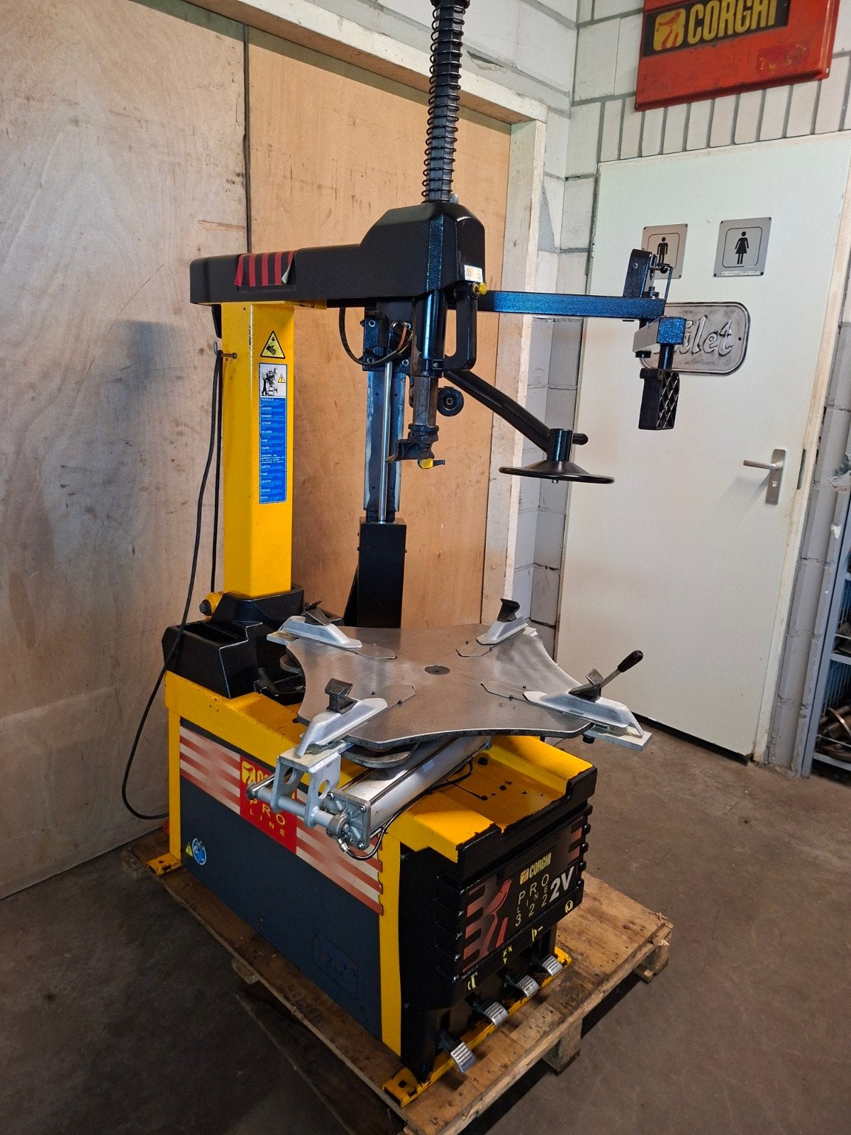 Banden apparaat Corghi proline 24 inch hulparm Bandenmachine, Auto diversen, Ophalen, Nieuw