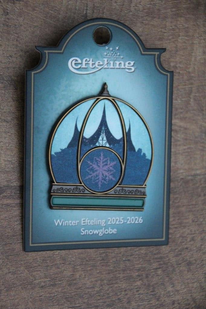 efteling pin  winter pin 2025 / 2026 snowglobe, Ophalen of Verzenden, Zo goed als nieuw, Button of Speldje
