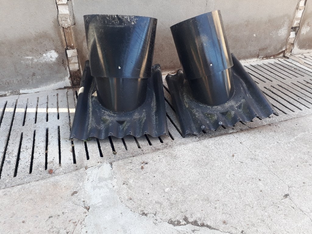 Te  koop  ventilatie dakdoorvoer  golfplaat, Ophalen, Kunststof, Gebruikt, Zwart