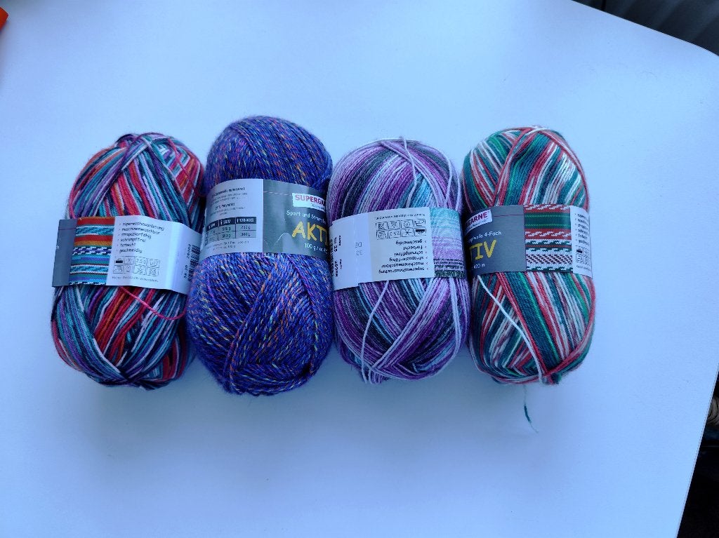 T k. Socktober pakket 2, 4 bollen sokkengaren, Ophalen of Verzenden, Nieuw, Breien of Haken, Wol of Garen