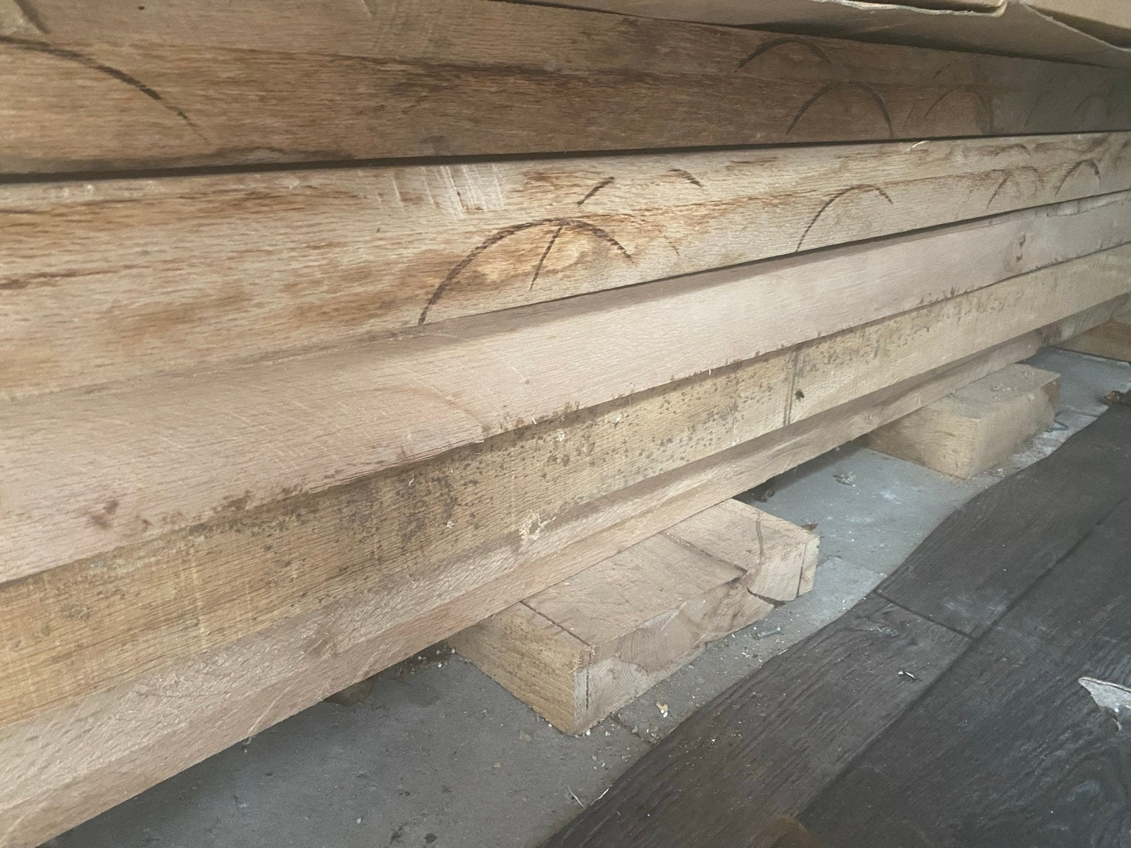 Eikenhouten balken uit oude spoorwegbielzen - Diverse maten, Ophalen, Eiken, Zo goed als nieuw, 250 tot 300 cm