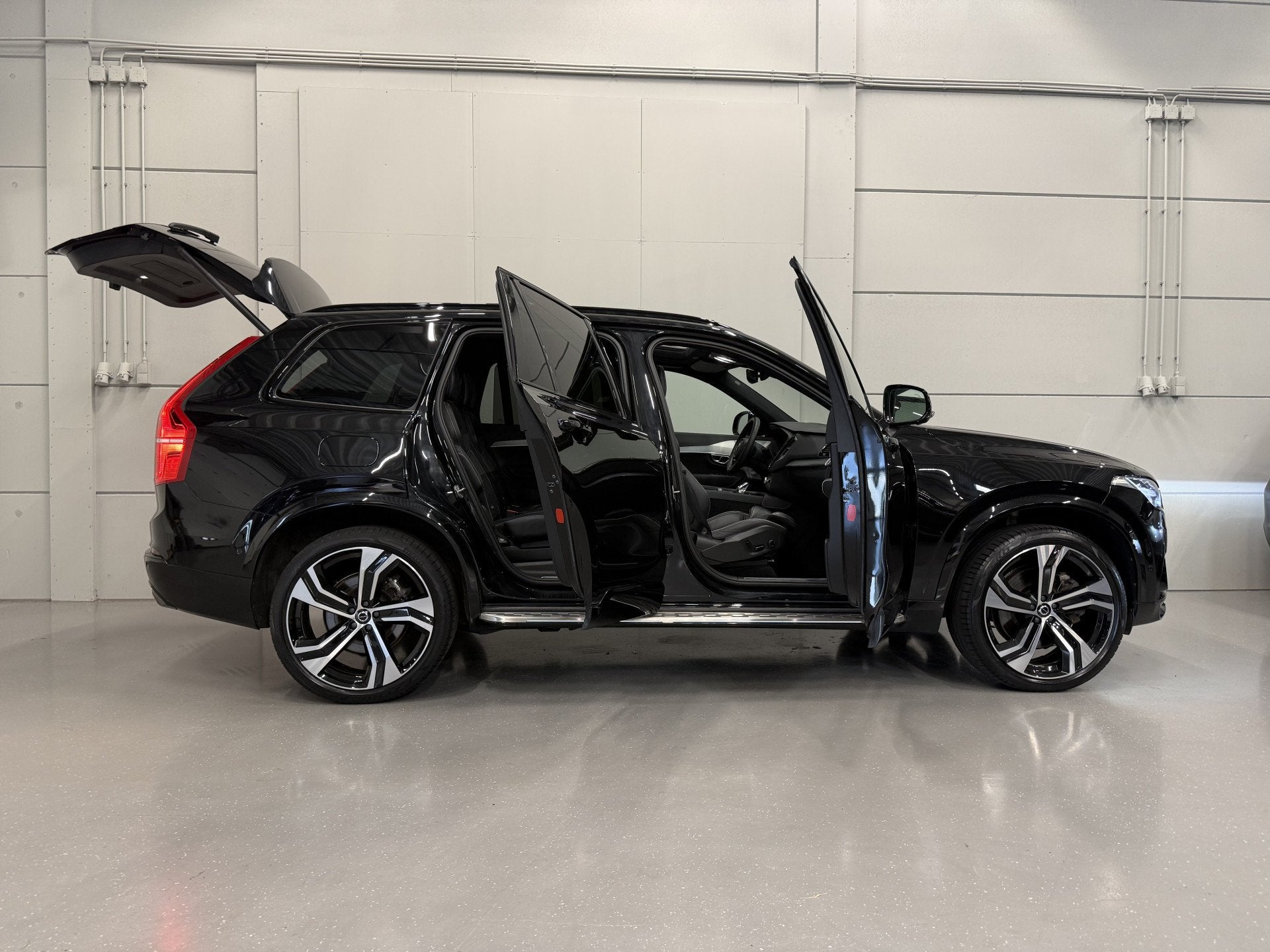 Foto 11 van Volvo XC90 T8 Recharge AWD R-Design PANO/B&W/TREKHAAK/360CAM