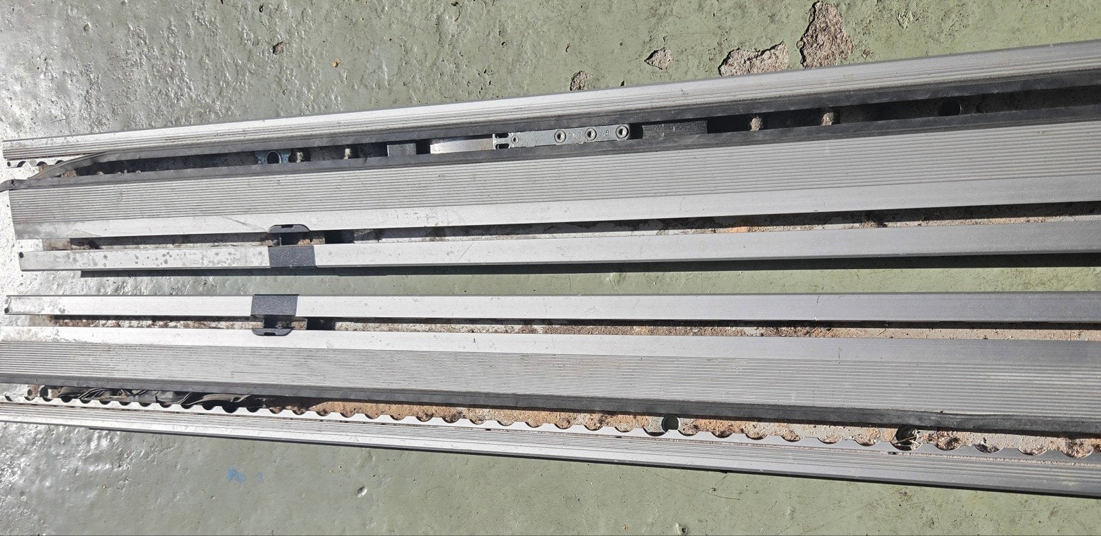Mercedes rear seat rails - 2 stuks 182cm, Ophalen, Gebruikt, Seat