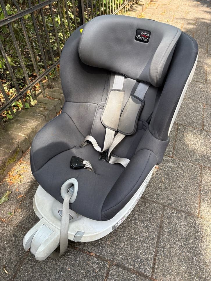 Britax Römer Dualfix autostoel - knop zit vast, Kinderen en Baby's, Autostoeltjes, Ophalen, Romer, Gebruikt, 0 t/m 18 kg
