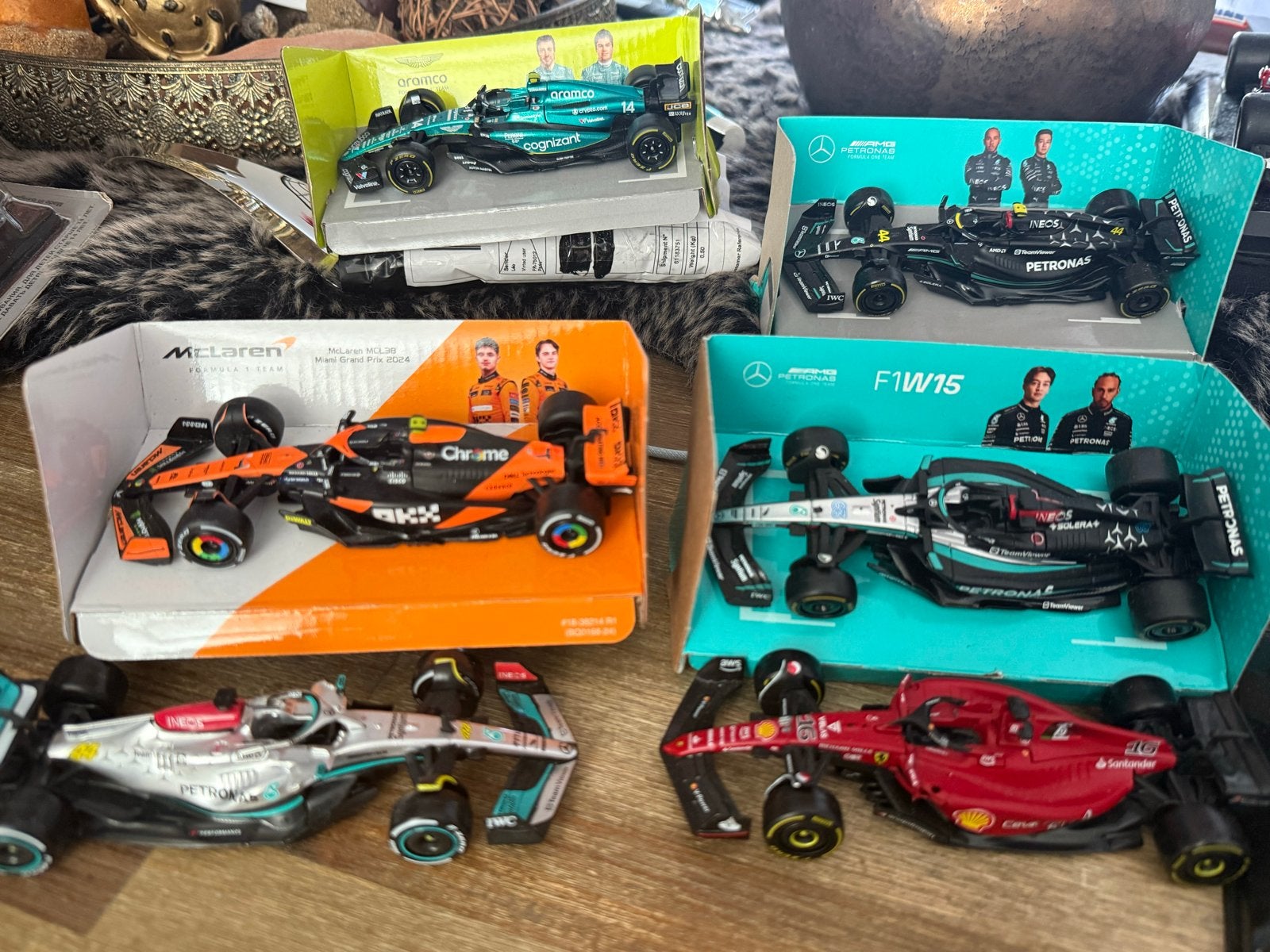 Formule 1 modelauto's - Diverse merken en schalen, Hobby en Vrije tijd, Modelbouw | Auto's en Voertuigen, Gebruikt, Auto, 1:32 tot 1:50