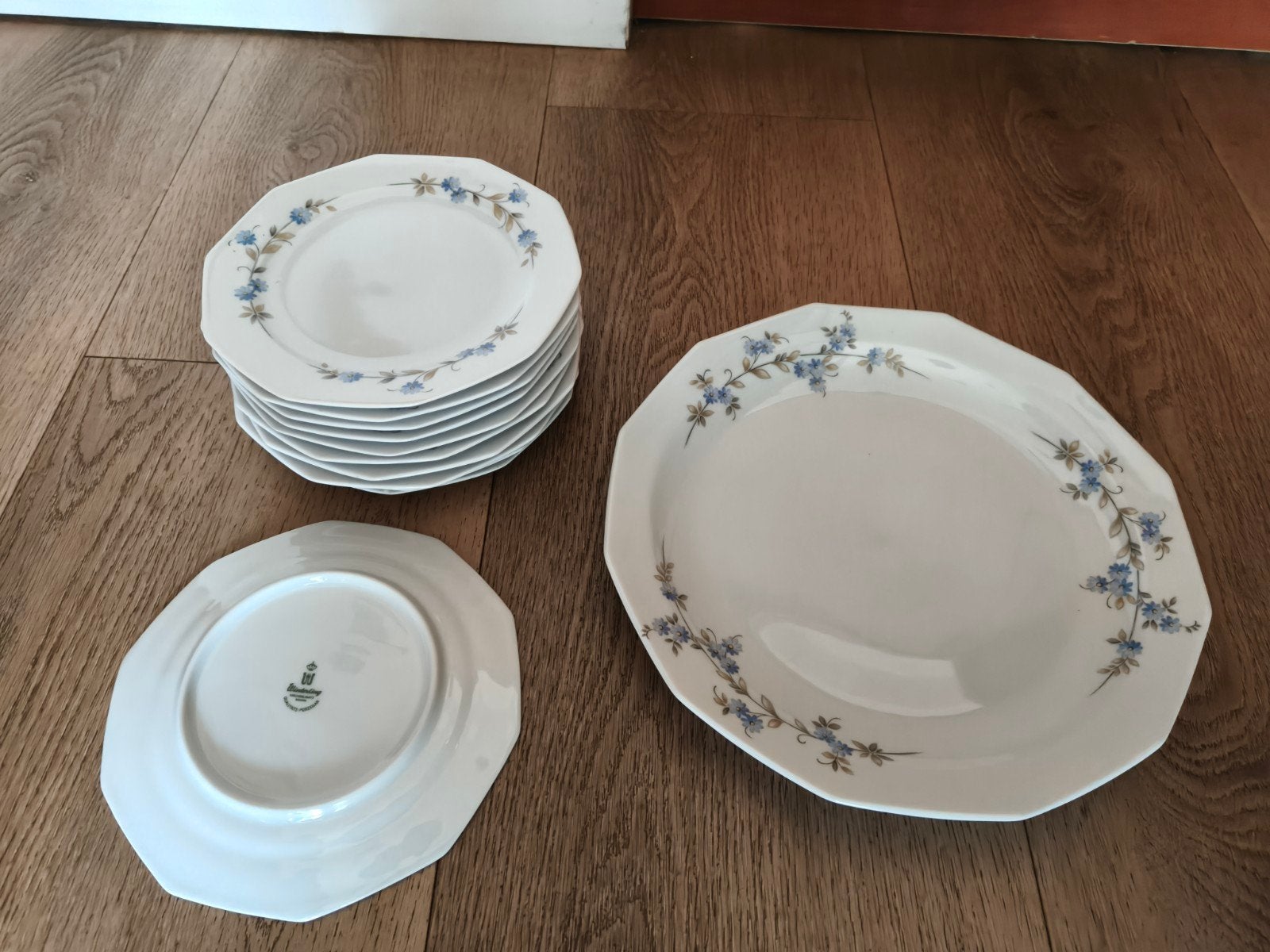 11 Winterling gebaksbordjes en taartschaal, Bavaria, Ophalen