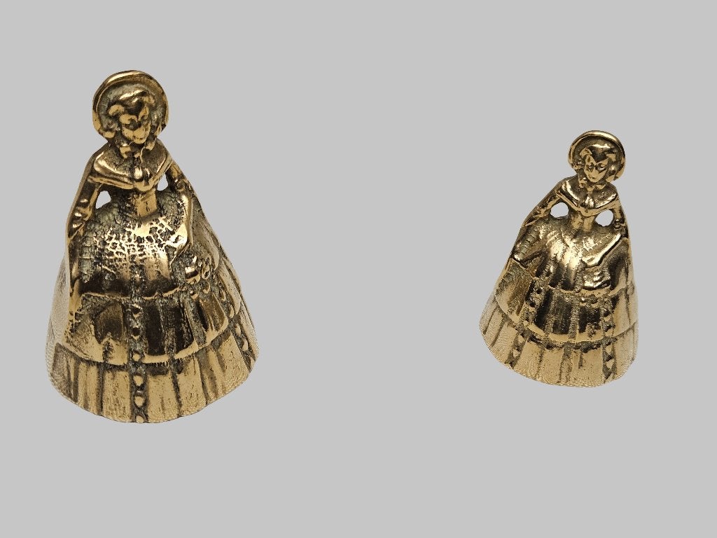Tafelbellen , in vorm van Dame met brede jurk., Ophalen of Verzenden, Koper