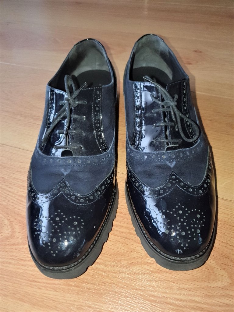 Volare mt.42 donkerblauw lak-leer en suede veterschoenen, Kleding | Dames, Schoenen met lage hakken, Blauw, Volare, Ophalen of Verzenden
