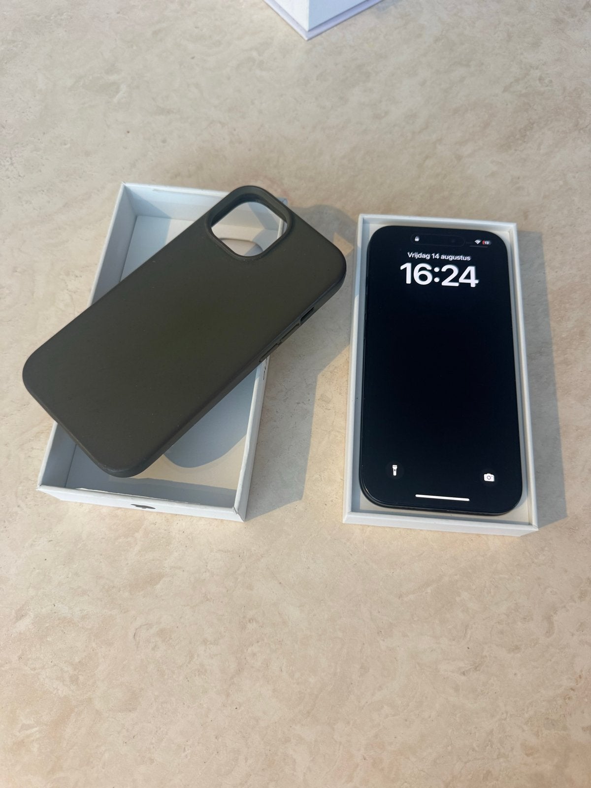 iPhone 15 Zwart 256GB - Zo goed als nieuw, IPhone 15, Zwart, Zo goed als nieuw, Zonder simlock