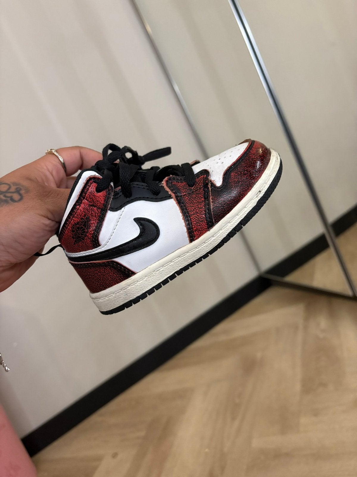 Jordan 1 wear-away chicago maat 25, Ophalen, Zo goed als nieuw, Jongen of Meisje, Schoenen