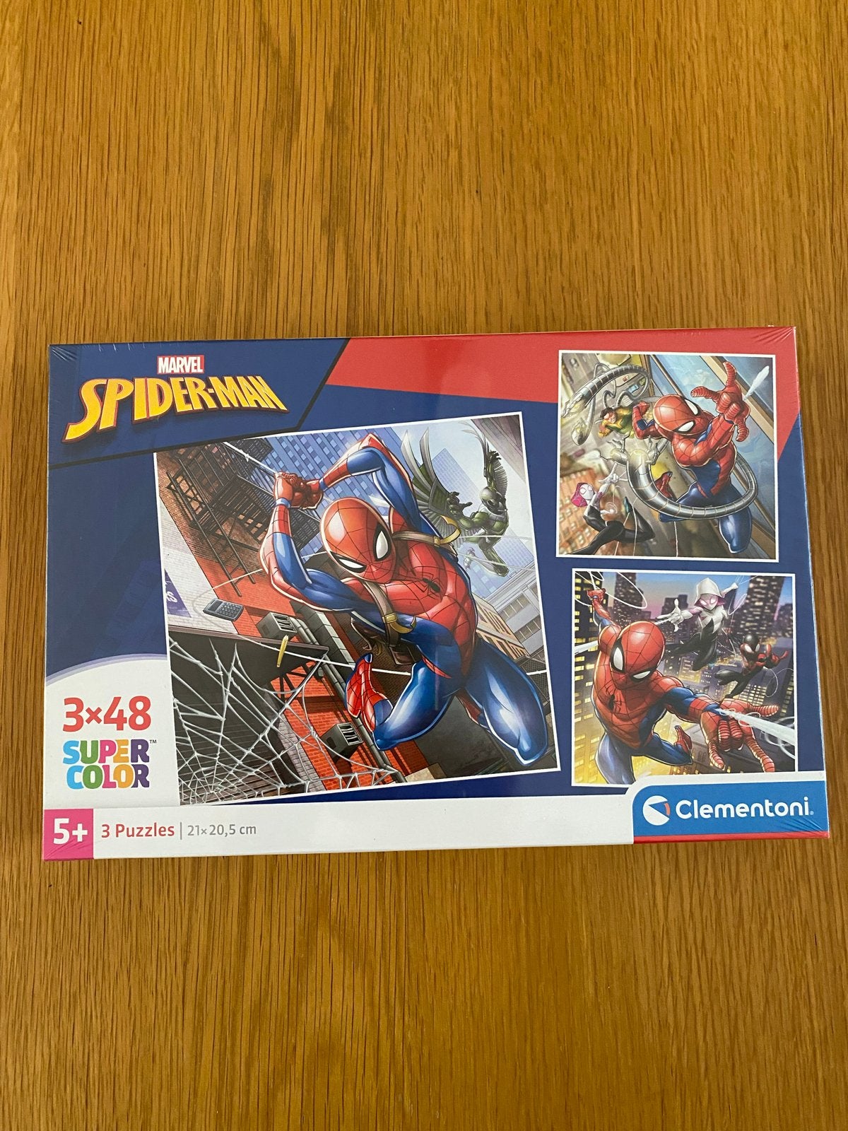 Marvel Spider-Man 3x48 Super Color Puzzels Clementoni, Kinderen en Baby's, Speelgoed | Kinderpuzzels, Ophalen of Verzenden, Meer dan 50 stukjes
