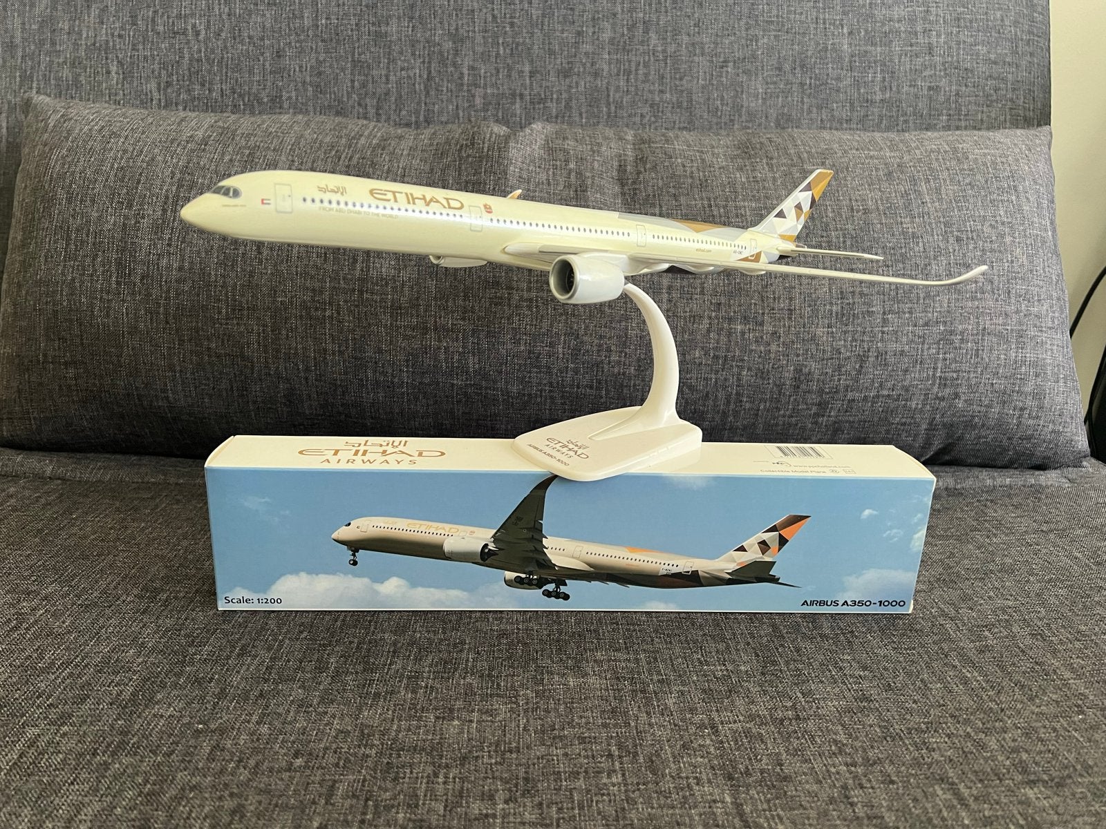 Etihad Airways Airbus A350-1000 schaalmodel, Overige merken, 1:200 of kleiner, Ophalen of Verzenden, Zo goed als nieuw
