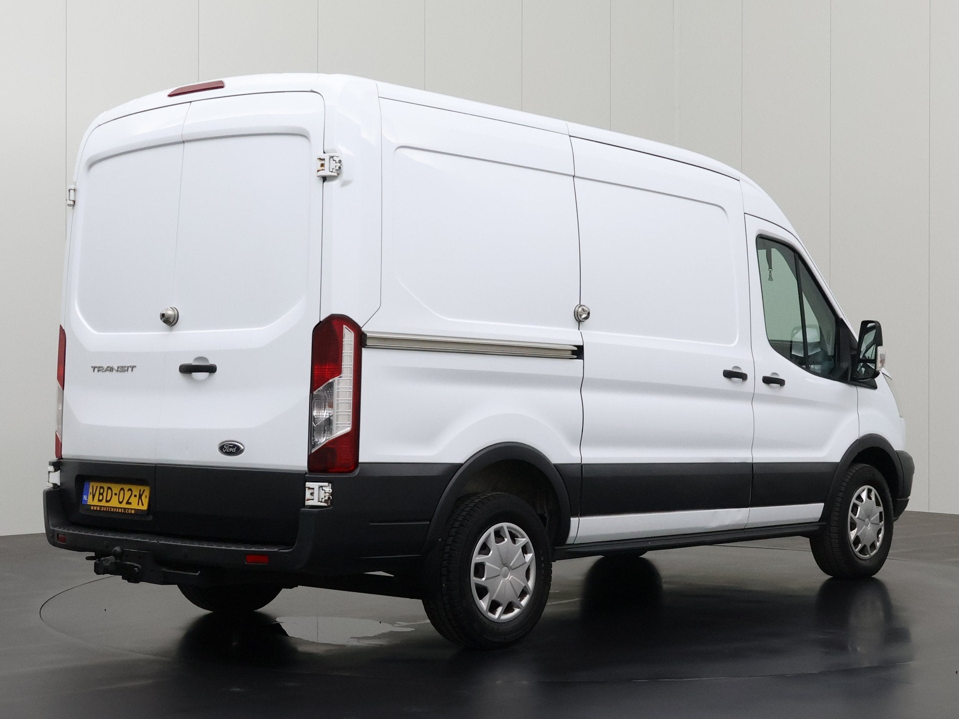 Ford Transit 2.0TDCI 130PK L2H2 Euro 6 | Airco | Cruise | 3-, Auto's, Bestelauto's, Voorwielaandrijving, 4 cilinders, Ford, Geïmporteerd
