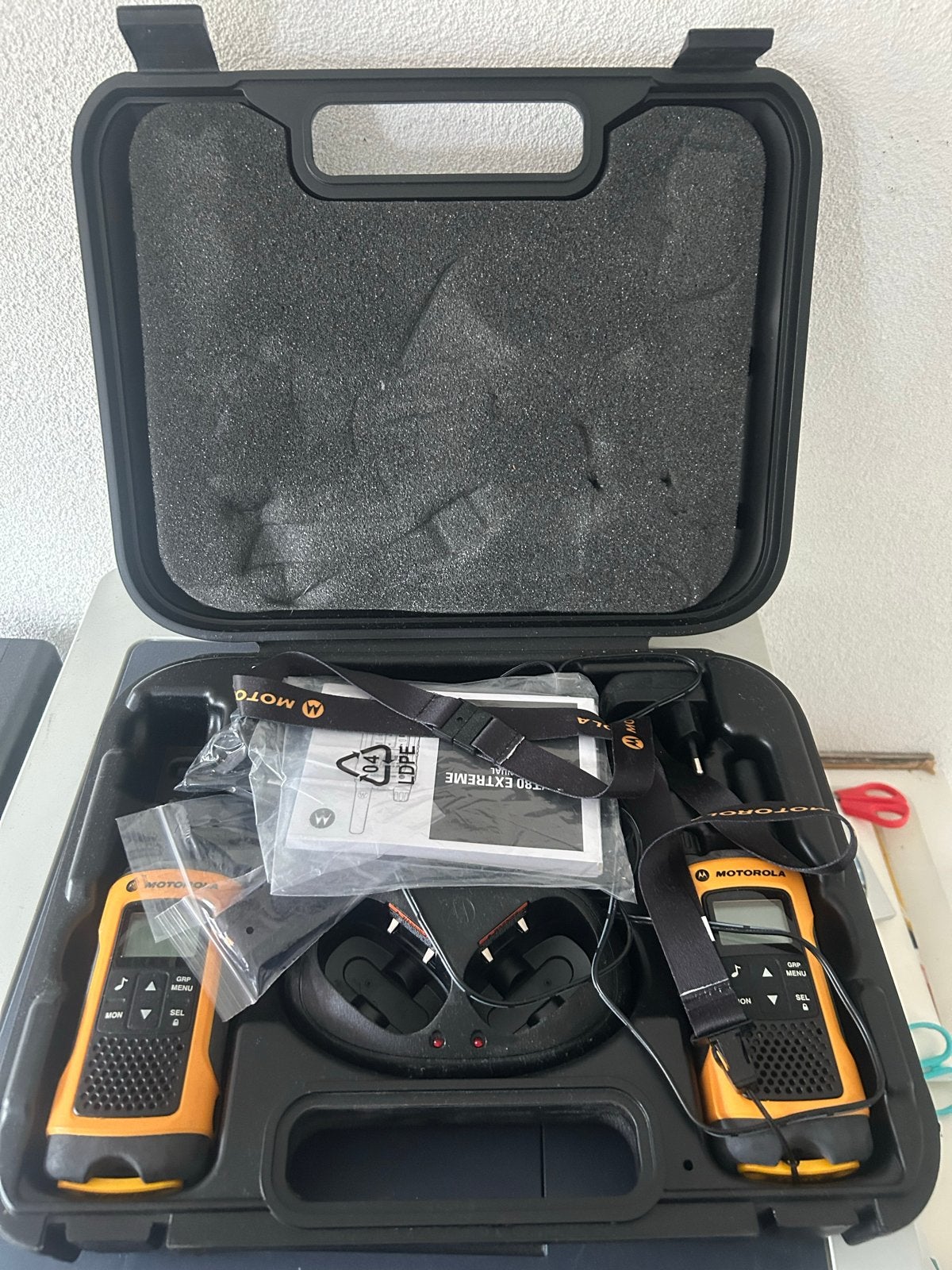 Motorola TLKR T80 Extreme Walkie Talkie Set met Koffer, Telecommunicatie, 5 tot 15 km, Ophalen of Verzenden, Zo goed als nieuw