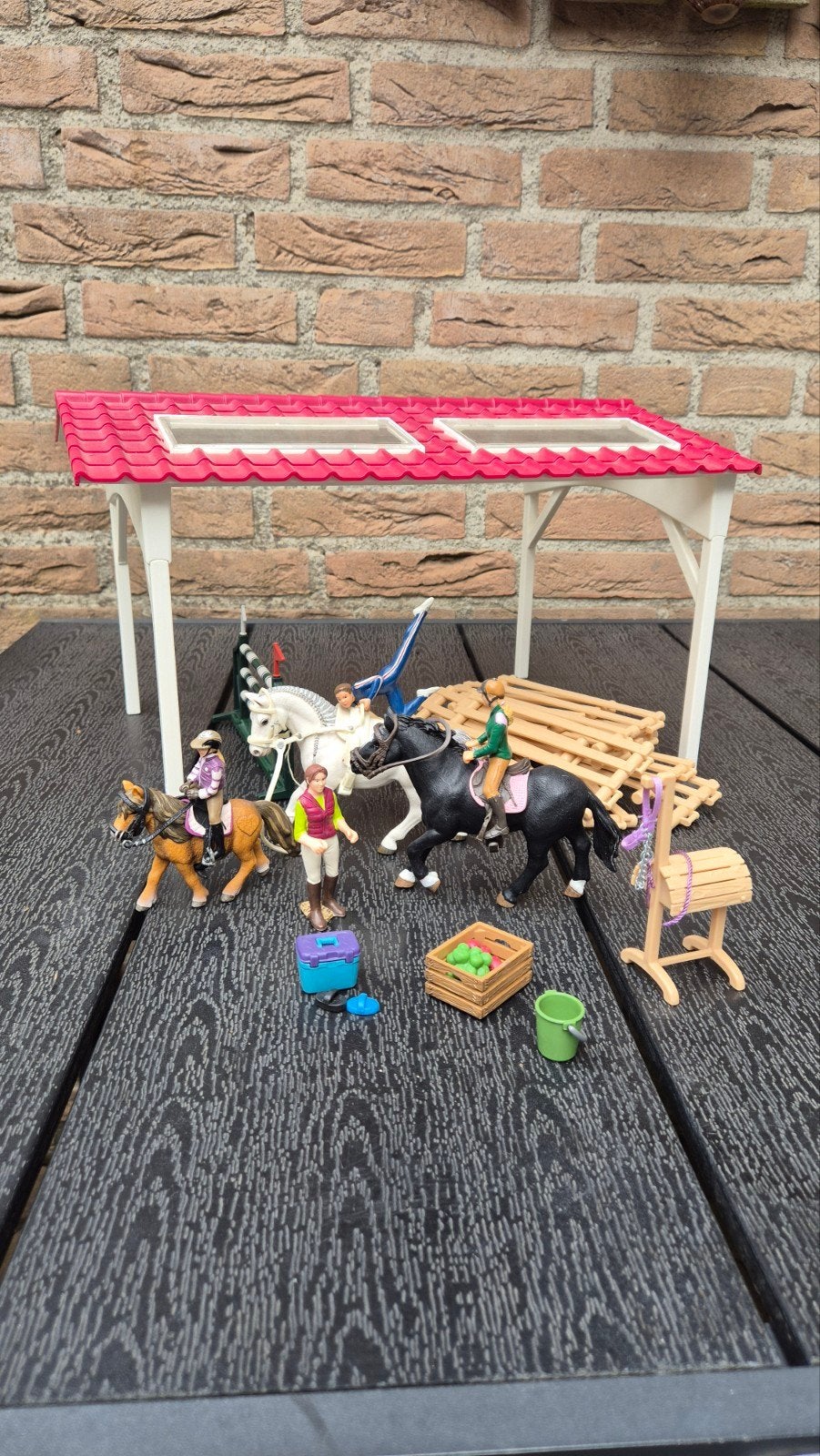 Schleich paarden set met stal, ruiters en accessoires, Ophalen of Verzenden