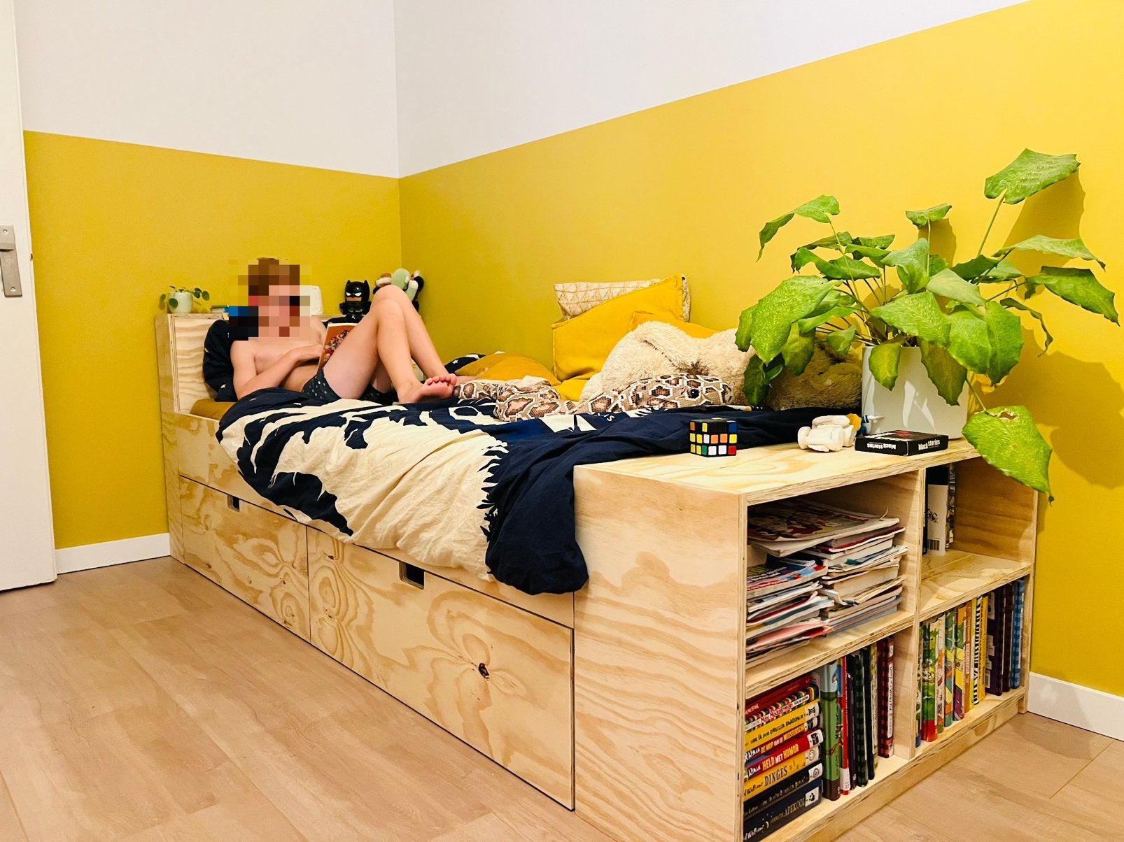 Handgemaakt eenspersoonsbed + lades, hoofboard & boekenkast, Huis en Inrichting, Slaapkamer | Bedden, Ophalen, 90 cm, Eenpersoons