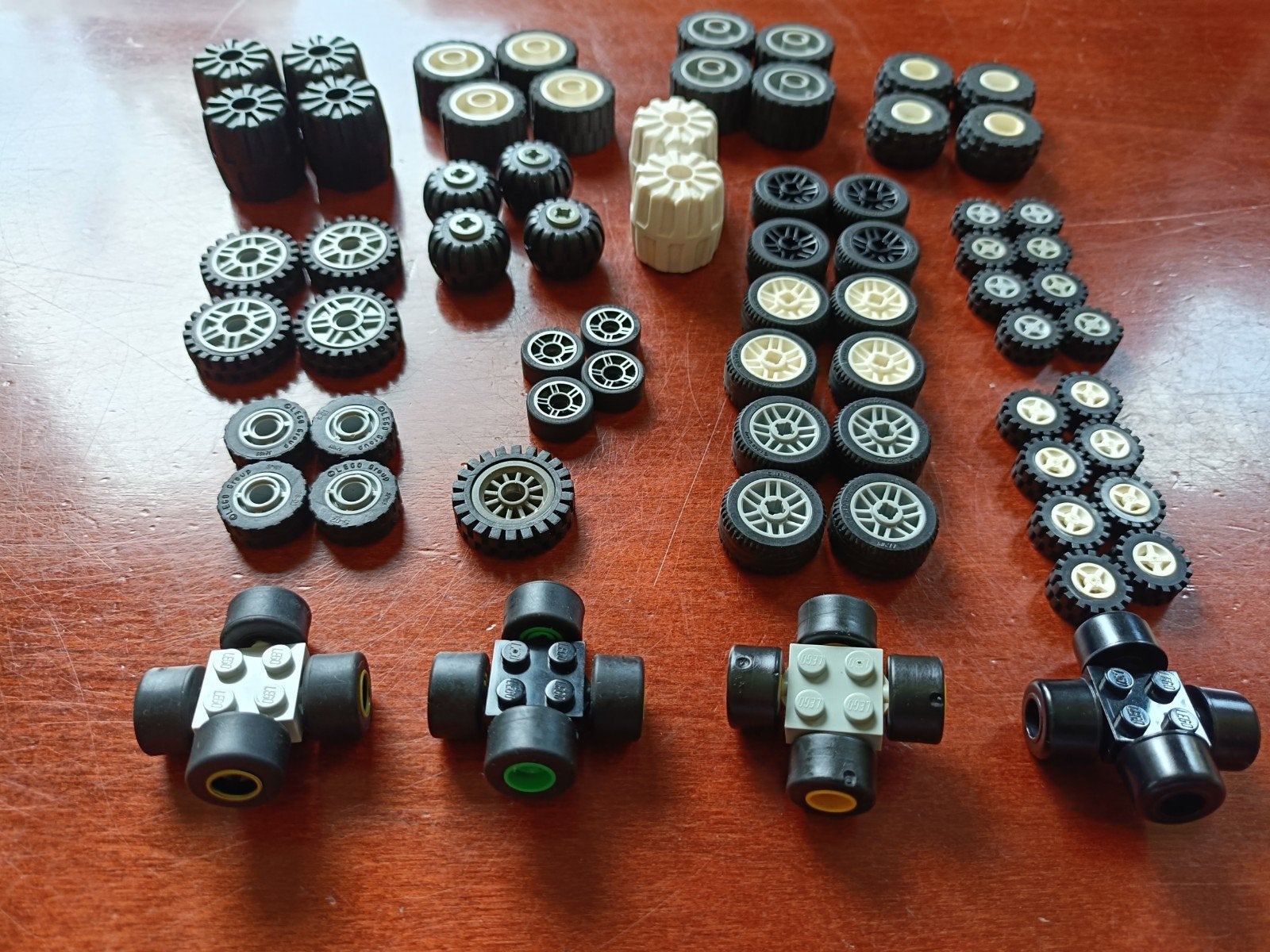 Partijtje Lego wielen, Ophalen of Verzenden
