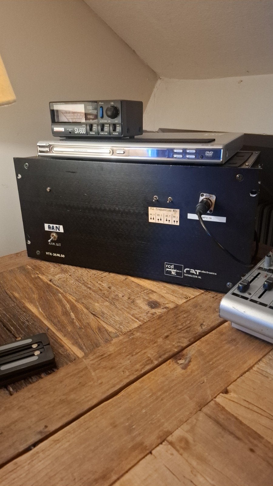 VTX-35-NL50, Ophalen, Zender