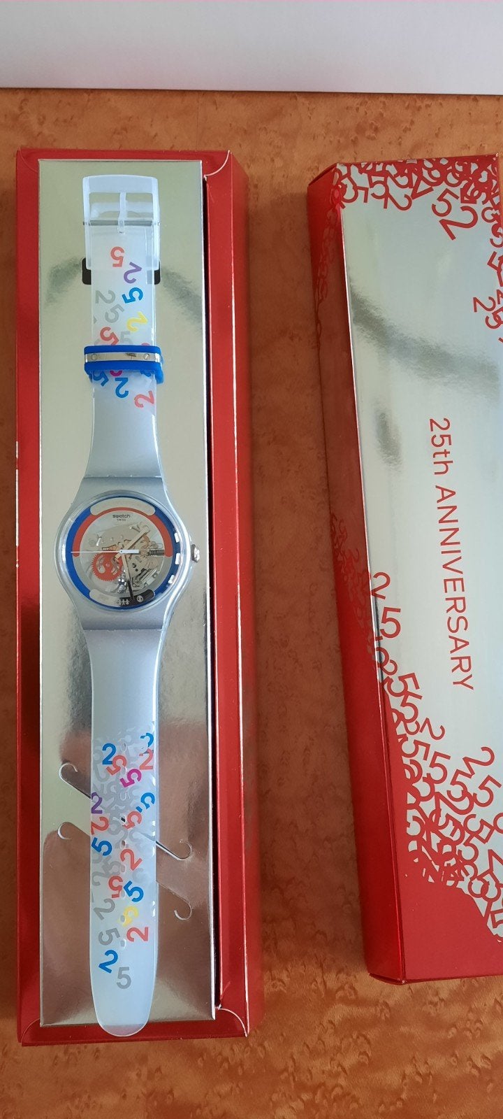 Swatch SUOZ202S This is my world 25 jaar Swatch clubhorloge, Ophalen of Verzenden, Nieuw, Jongen of Meisje
