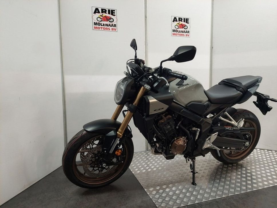 Honda CB 650 R E-Clutch (bj 2024), 649 cc, Bedrijf, Onbekend, Meer dan 35 kW