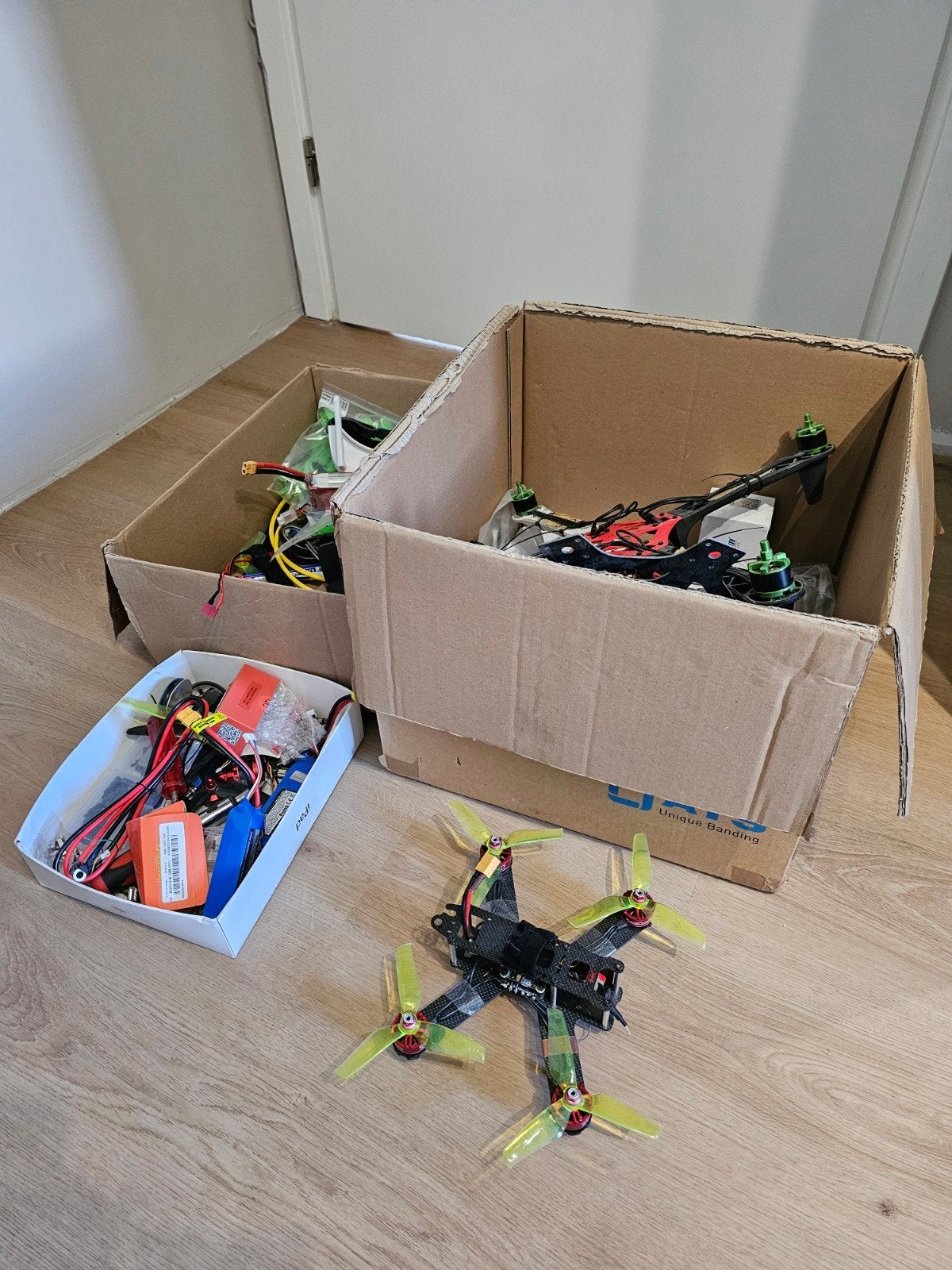 FPV drone met veel extra's, 250 tot 900 gram, Gebruikt, Basiskwaliteit, 100 tot 1000 meter