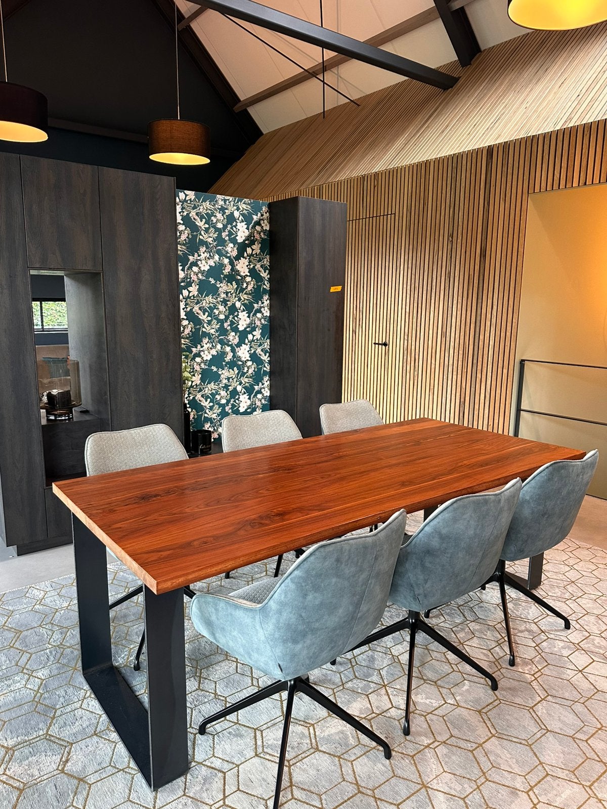 Eettafel notenhout 220 x 100, Ophalen, 100 tot 150 cm, 200 cm of meer, Zo goed als nieuw
