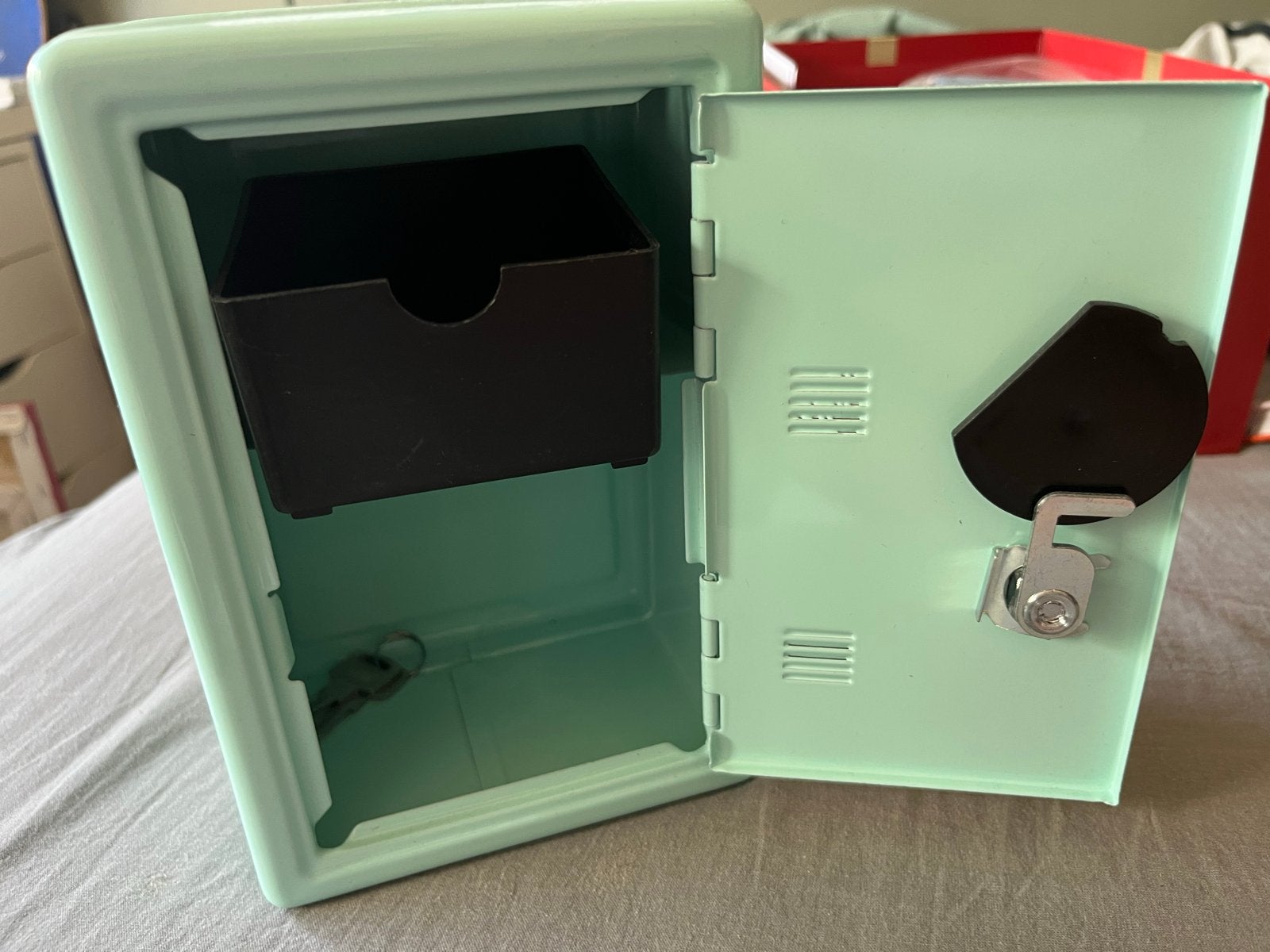 Spaarpot Kluis met Sleutels - Mintgroen, Verzamelen, Spaarpotten, Ophalen, Zo goed als nieuw, Metaal of Blik, Object of Gebouw