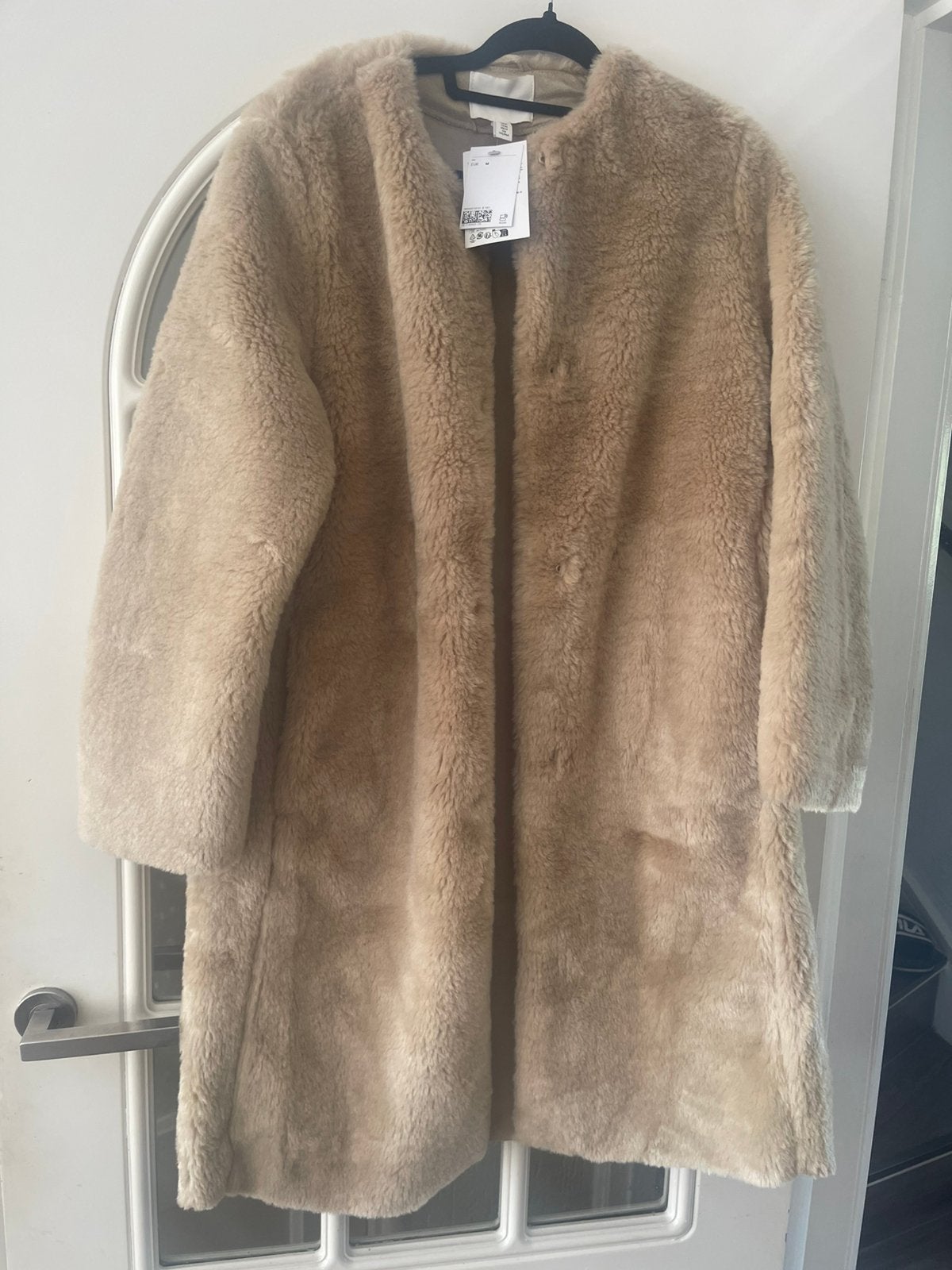 Nieuwe H&M teddy jas in een mooie beige kleur, maat M., Kleding | Dames, Ophalen of Verzenden, Nieuw, Beige