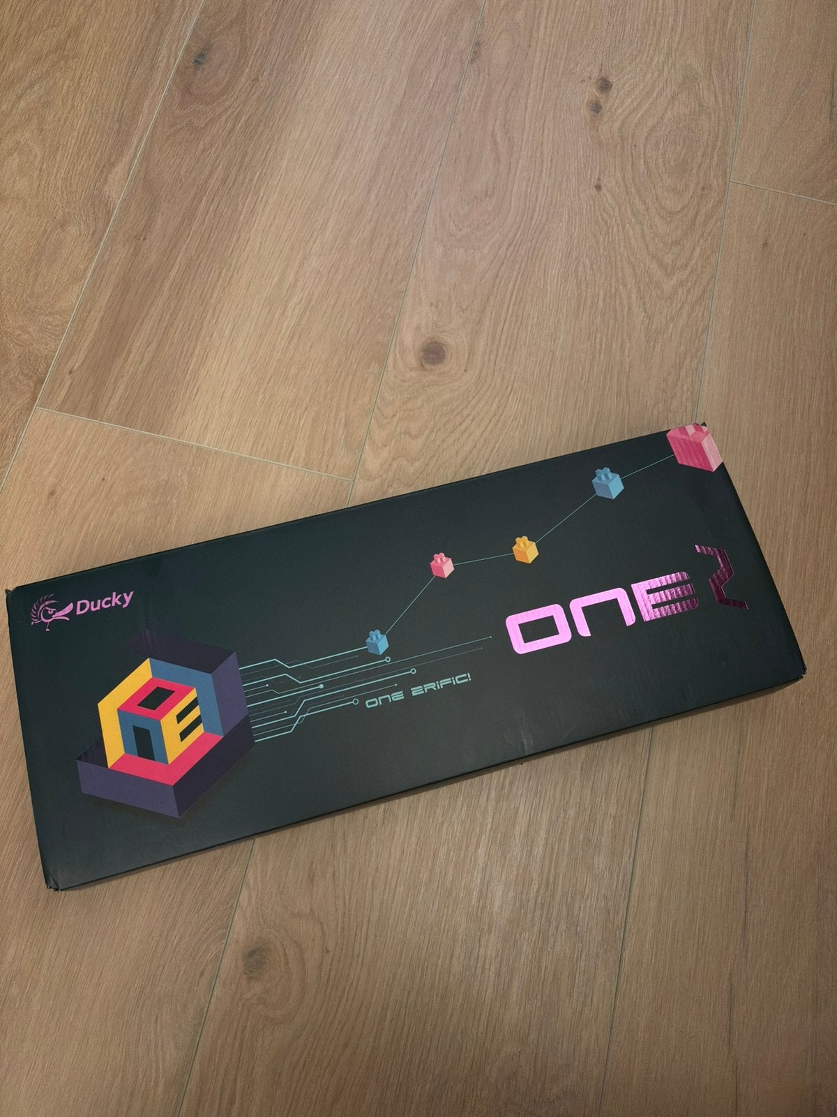 Ducky One 2 tuxedo mechanische toetsenbord (blue switches), Computers en Software, Toetsenborden, Ophalen of Verzenden, Zo goed als nieuw