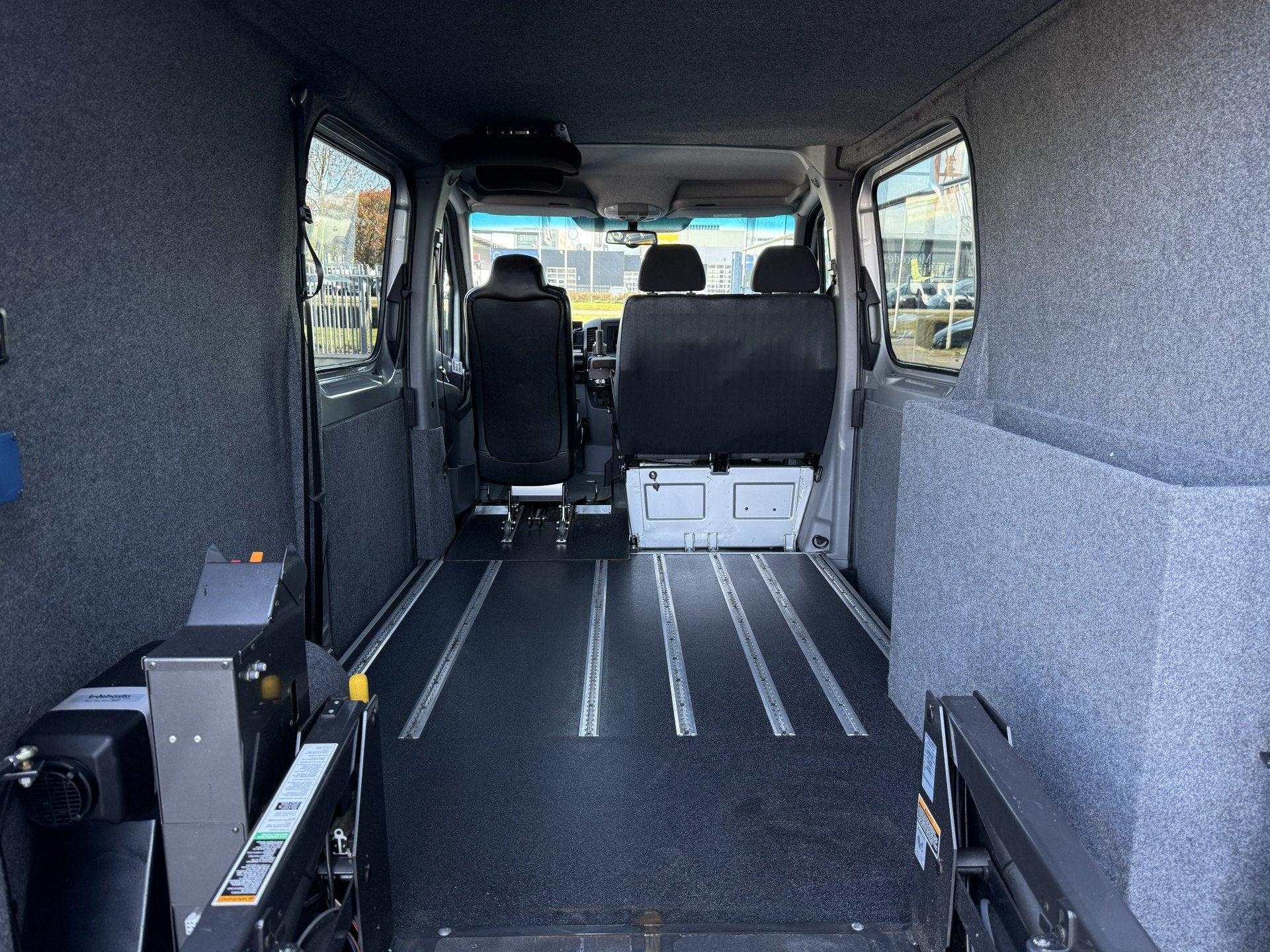 Mercedes-Benz Sprinter 3+1 Rolstoelbus Zelfrijder 210 2.2 CD, Auto's, Bestelauto's, Automaat, Euro 5, Gebruikt, Zwart