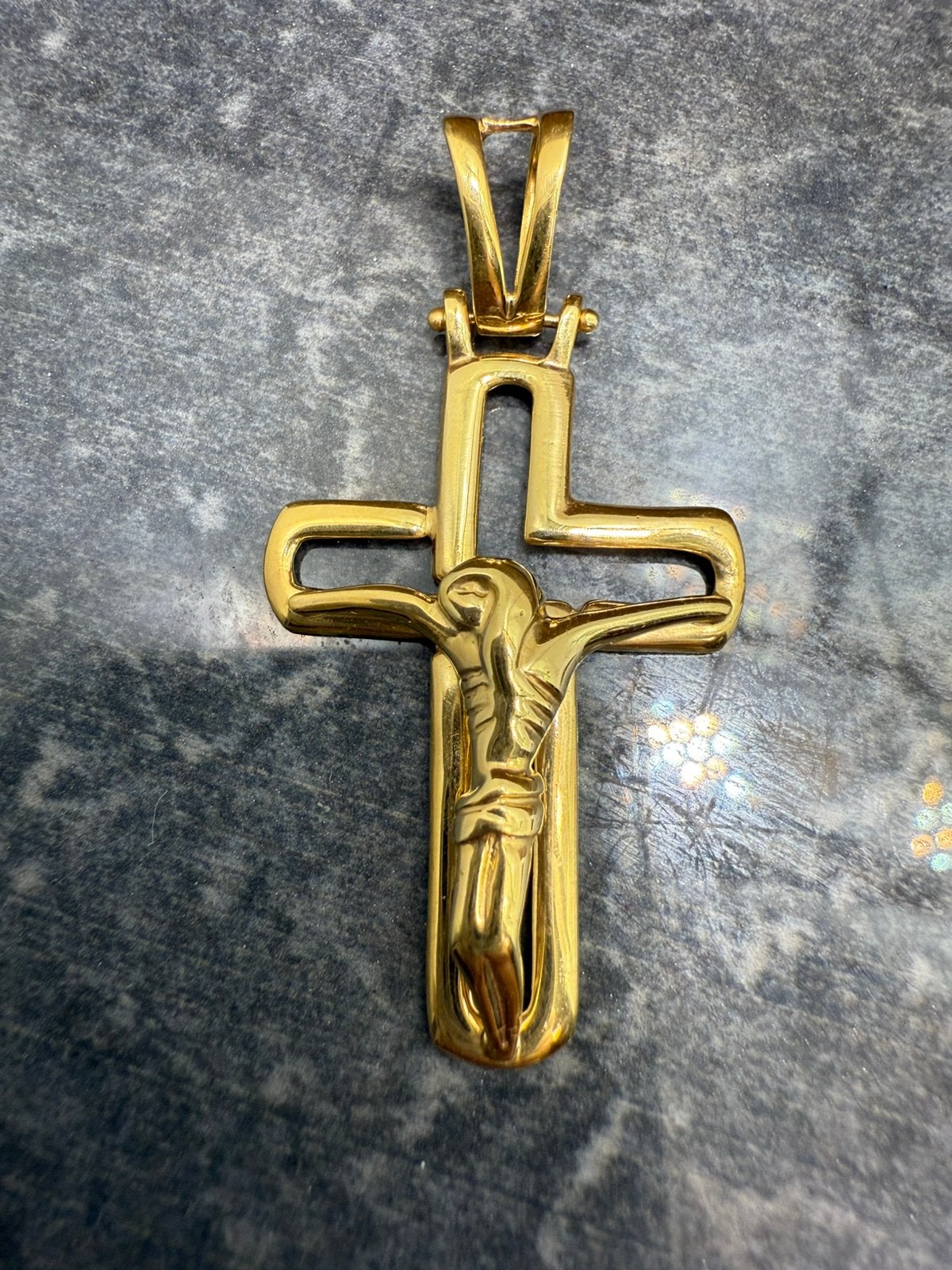 Prachtige 14 karaats gouden massieve kruis met jezus hanger, Ophalen of Verzenden, Nieuw, Goud