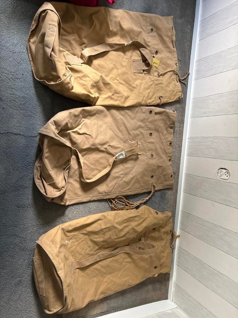 3x Vintage Leger Duffel Tassen - Stevig Canvas, Tuin en Terras, Kweekspullen, Zo goed als nieuw, Ophalen of Verzenden