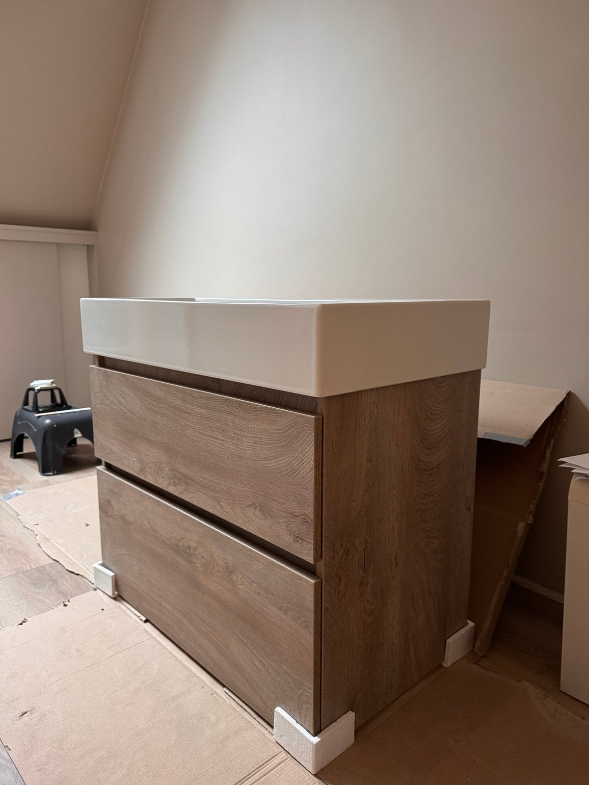 Nieuwe badkamerkast met wastafel, Huis en Inrichting, Kasten | Ladekasten, 1 of 2 laden, Eikenhout, Zo goed als nieuw, Minder dan 100 cm